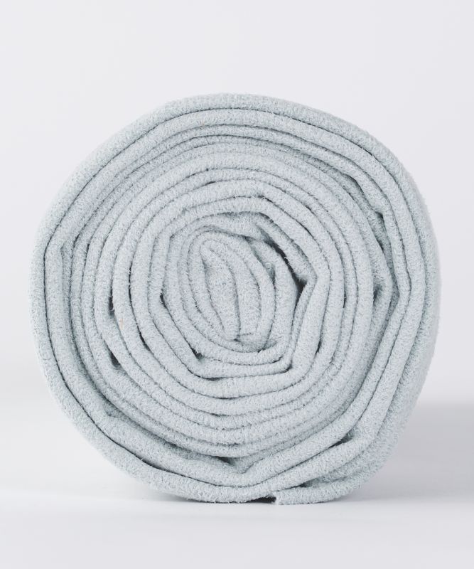 The (Big) Towel | Equipment | Lululemon UK