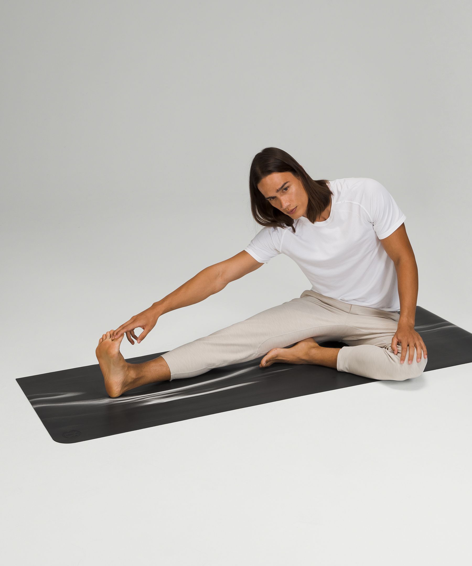 BN Lululemon black 3mm reversible yoga mat, Sports Equipment