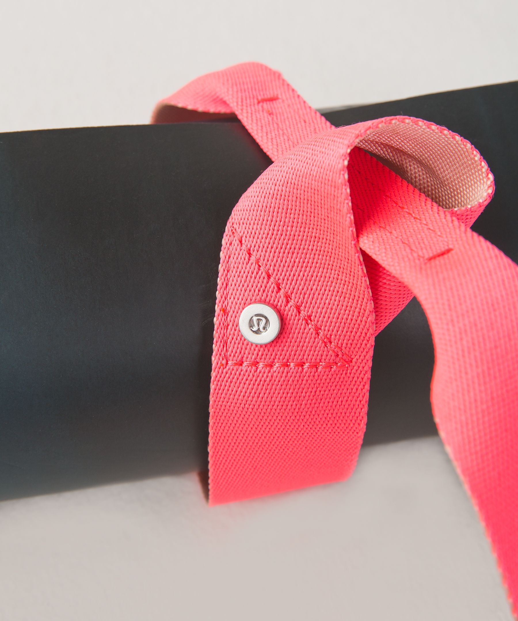 Loop It Up Mat Strap | ヨガ＆トレーニングギア | Lululemon JP