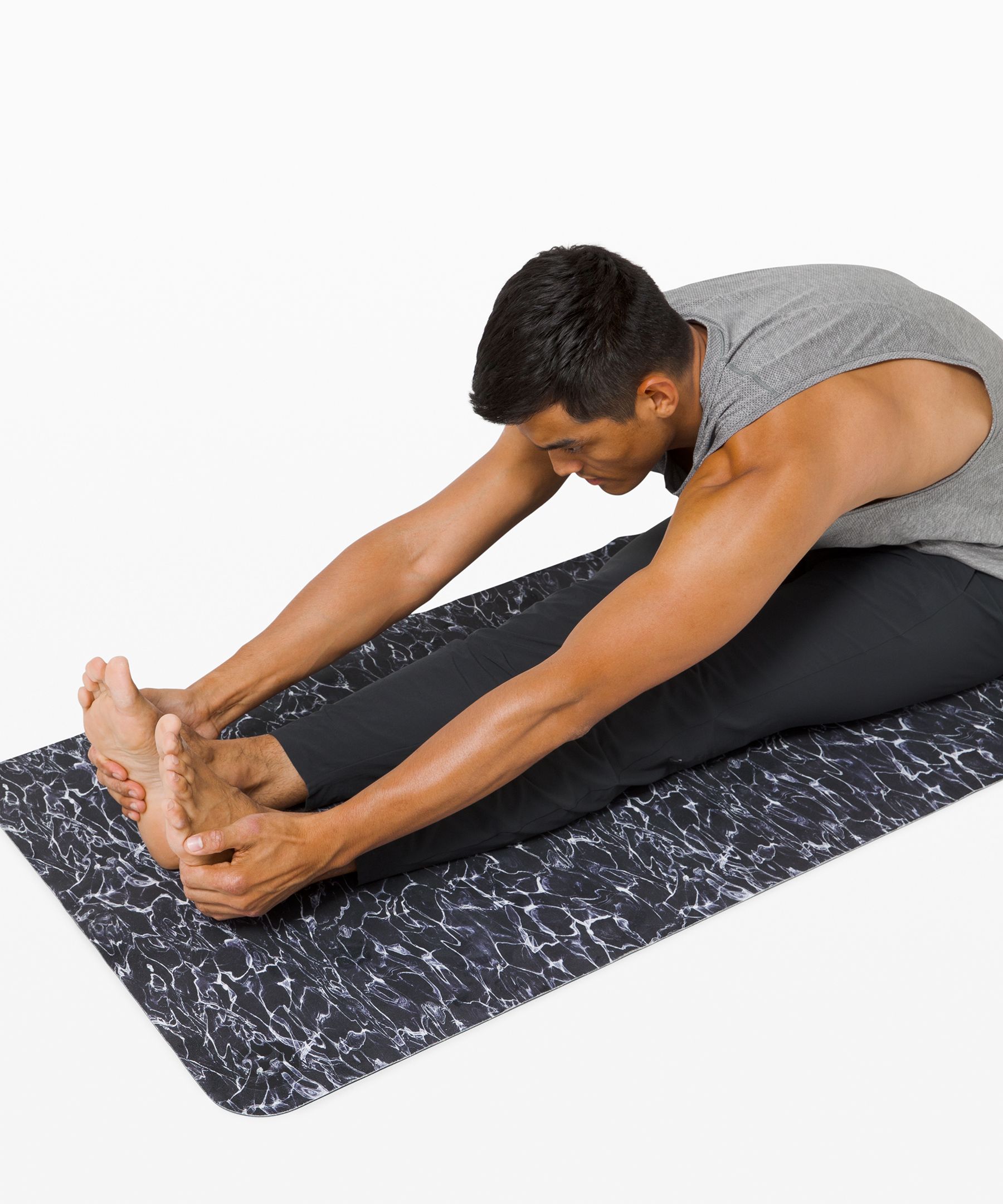 Lululemon Carry Onwards Mat (listed $680), 運動產品, 運動與健身, 運動與健身- 運動地墊-  Carousell