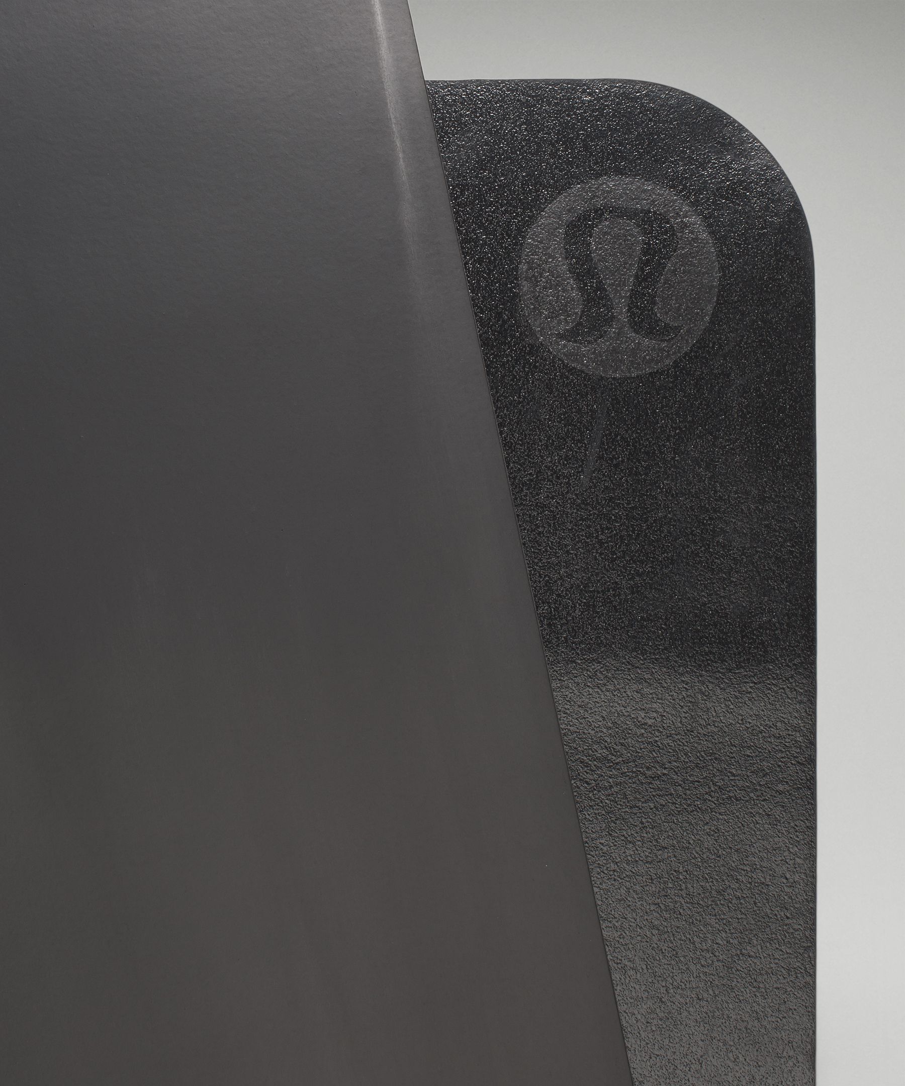 Lululemon The Reversible (Un) Mat Lightweight Travel - Black / White - lulu  fanatics