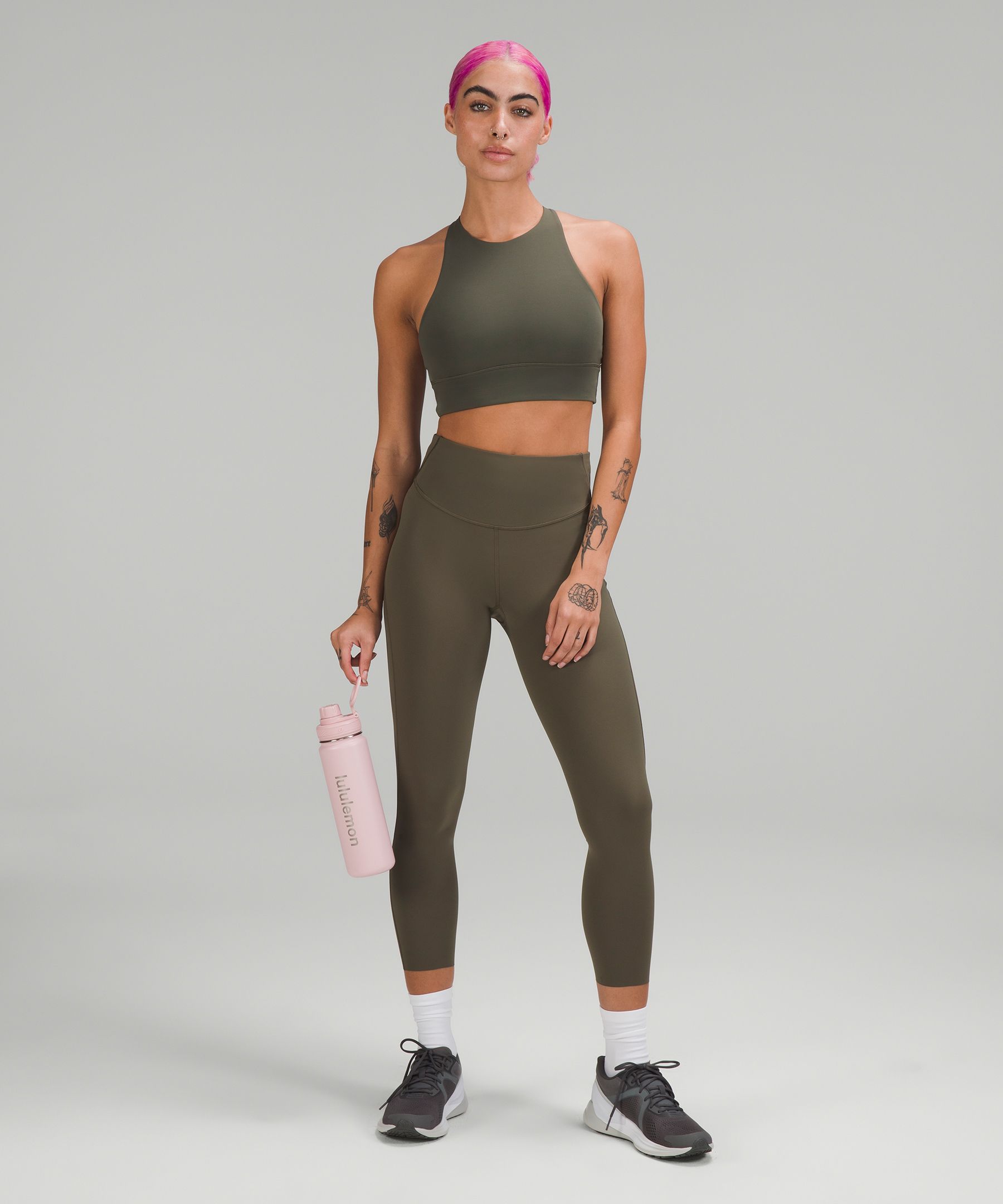 Her own words Sport Bra  lululemon nike alo Gymshark sweaty betty, 女裝,  運動服裝- Carousell