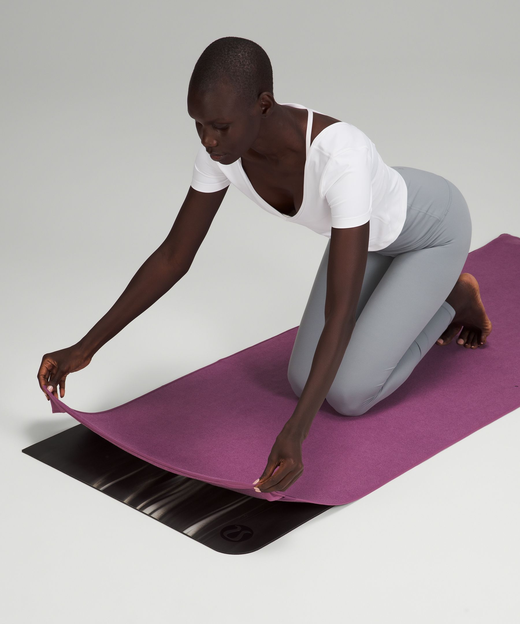 Lululemon The Hot (Towel) Mat - Paris Perfection / Deep Coal - lulu fanatics