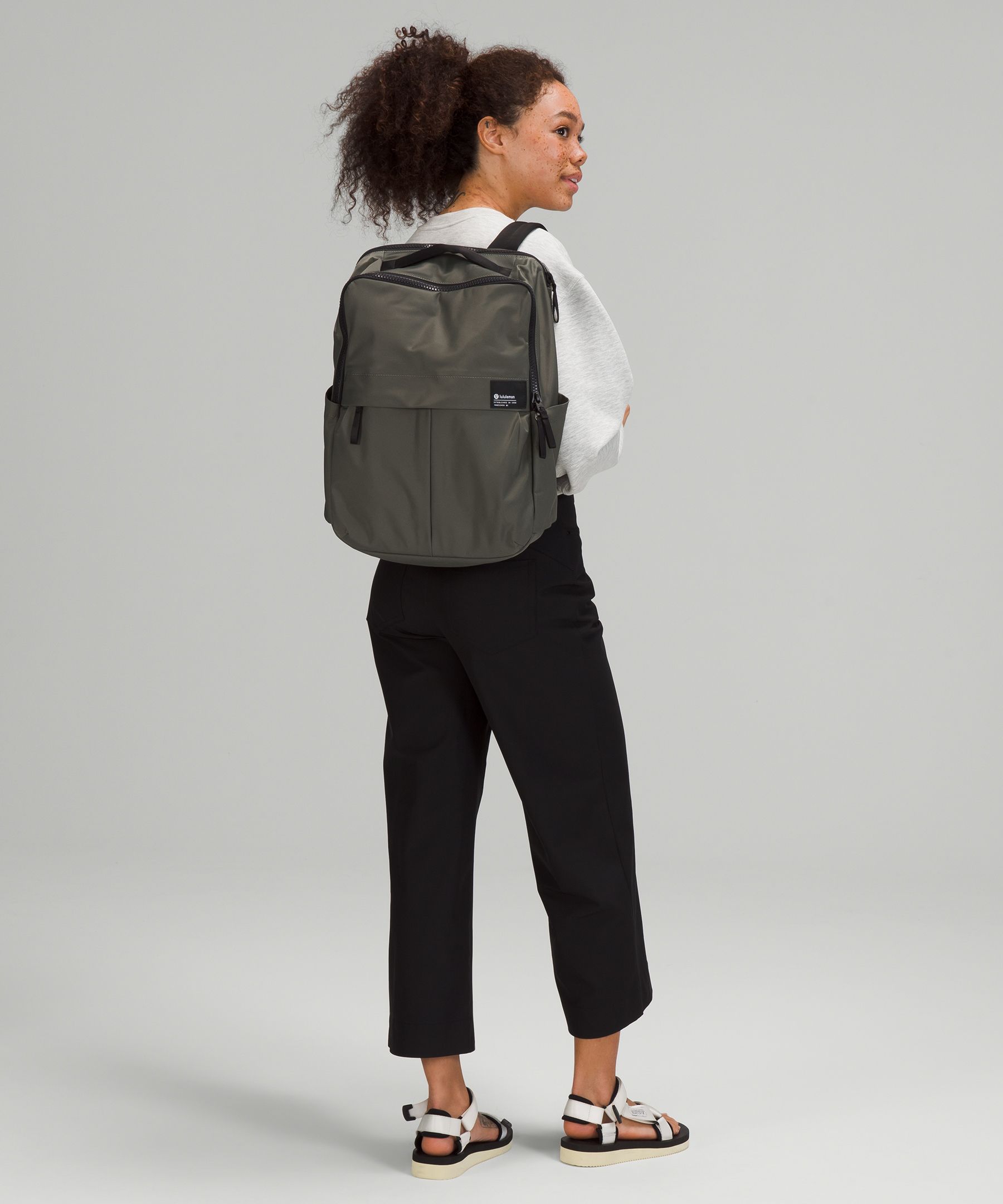 Lululemon On The Move Everyday Backpack Review