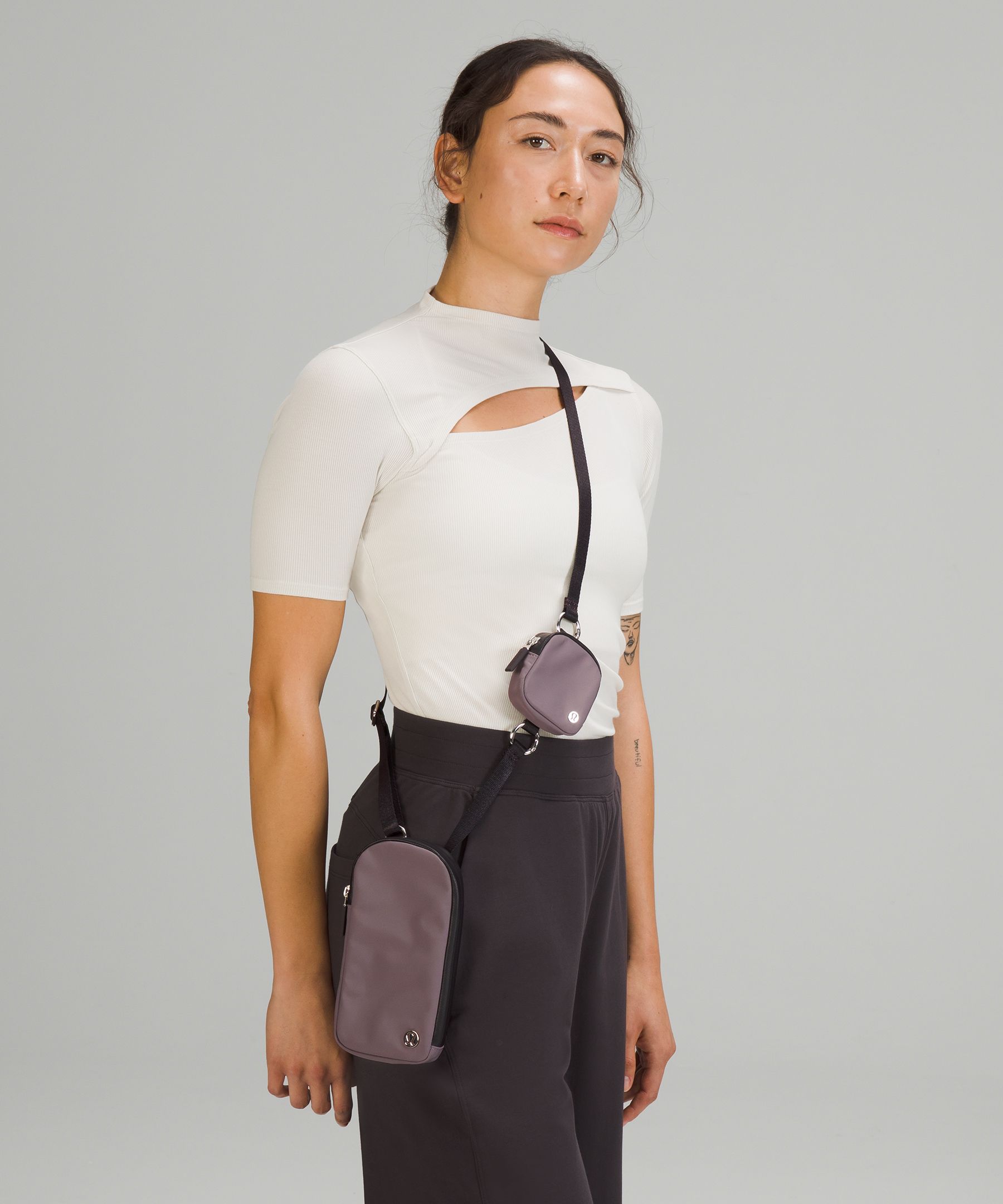 Lululemon Modular Phone Crossbody Bag. 4