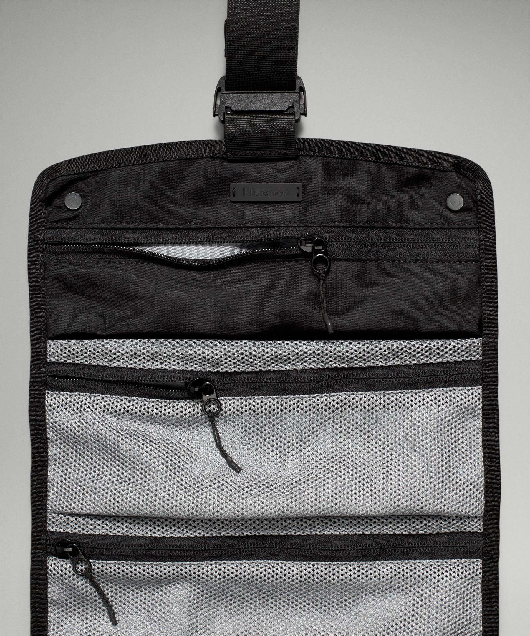 lululemon hanging toiletry bag