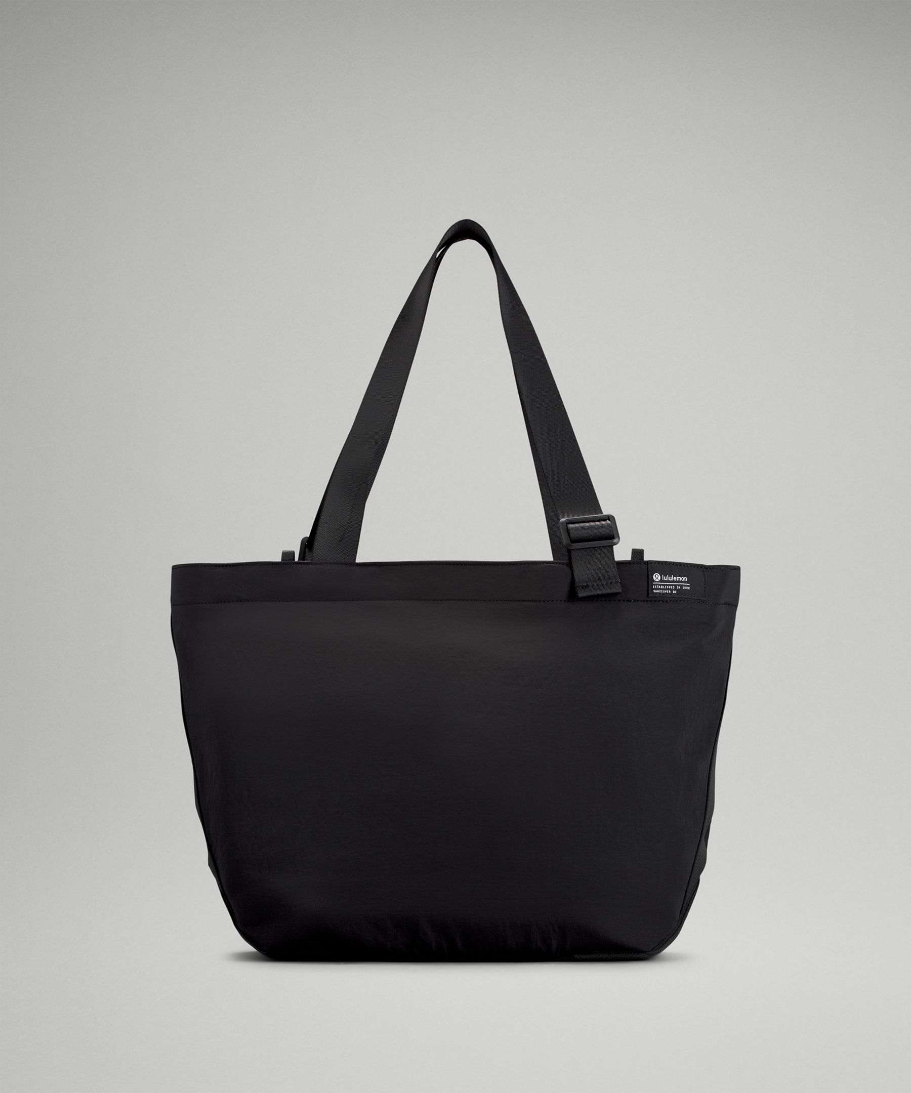 Clean Lines Tote Bag 22L