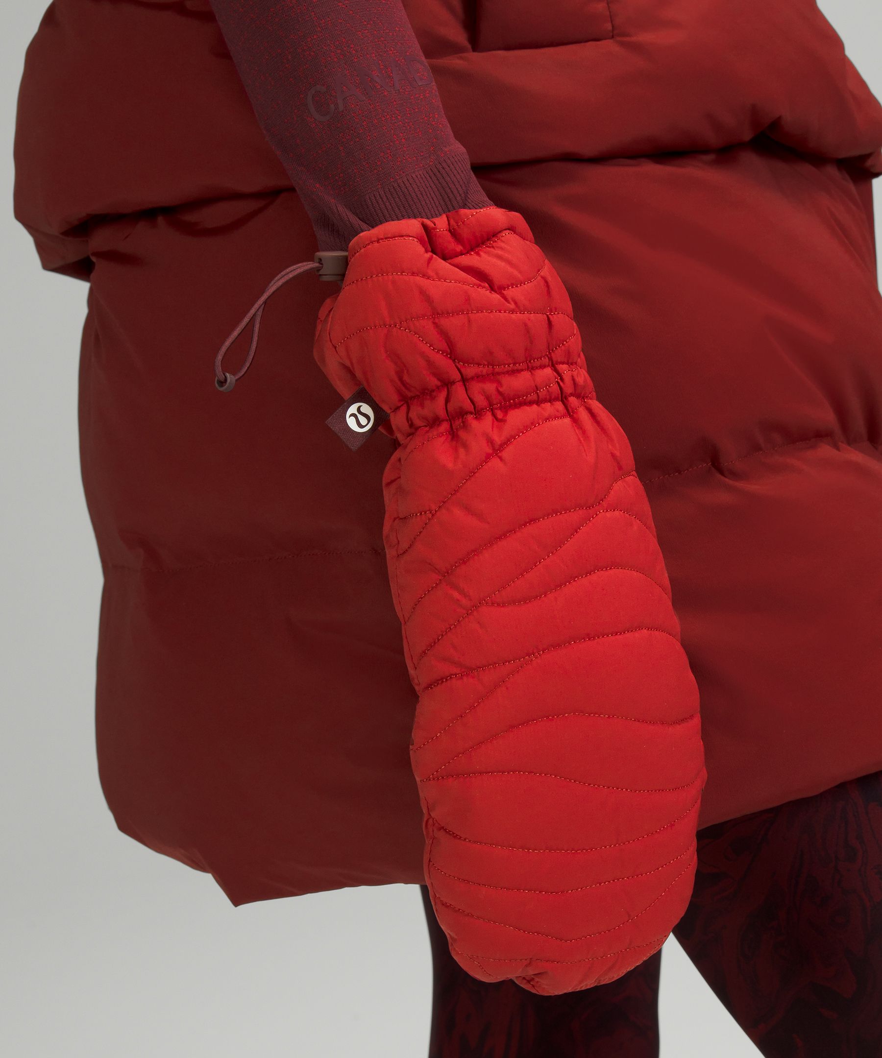 Lululemon Team Canada Quilted Mittens on String *COC Logo. 10
