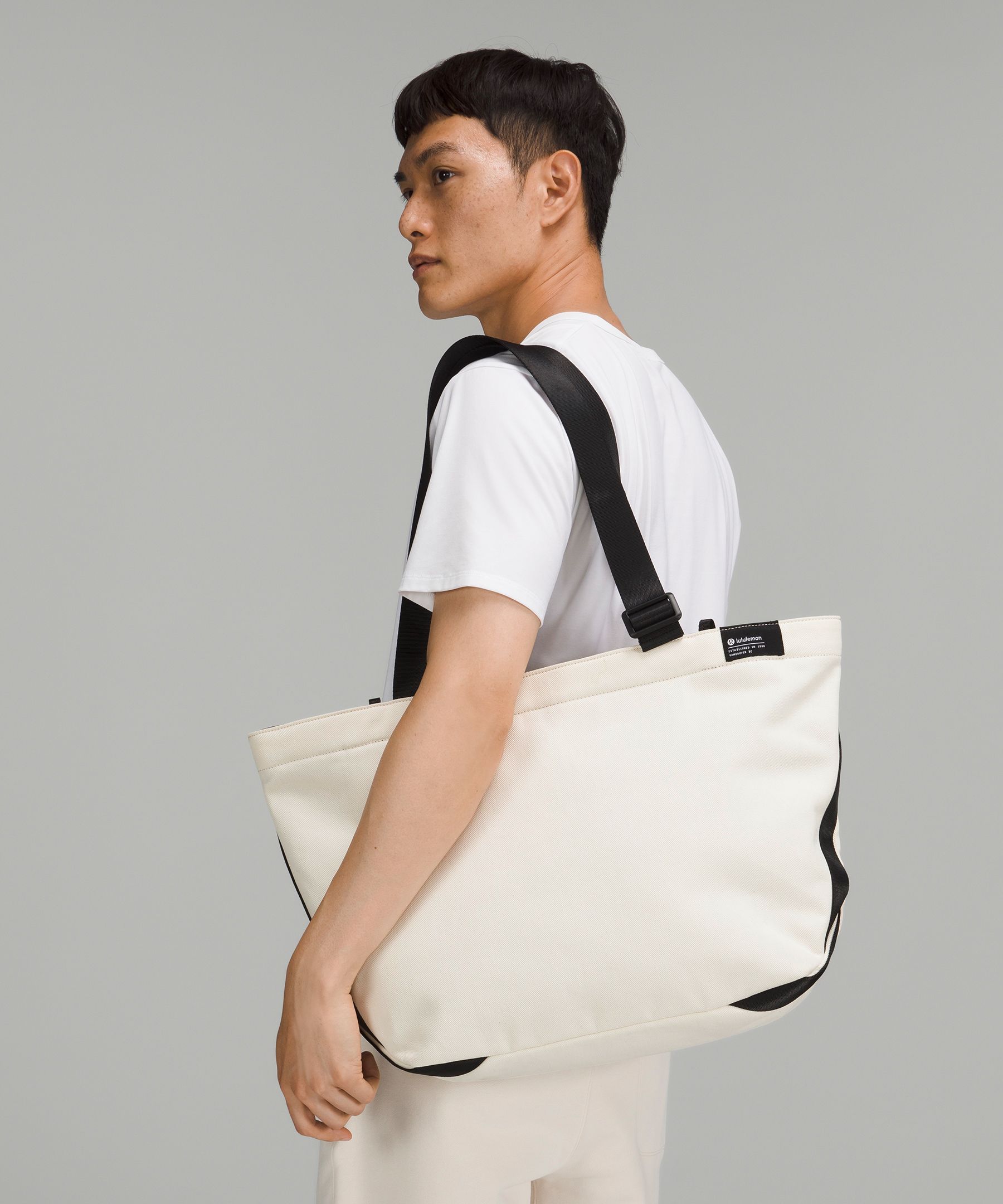 clean lines tote bag 22l