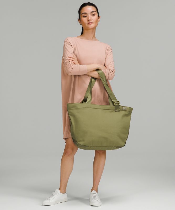 Clean Lines Tote *Canvas
