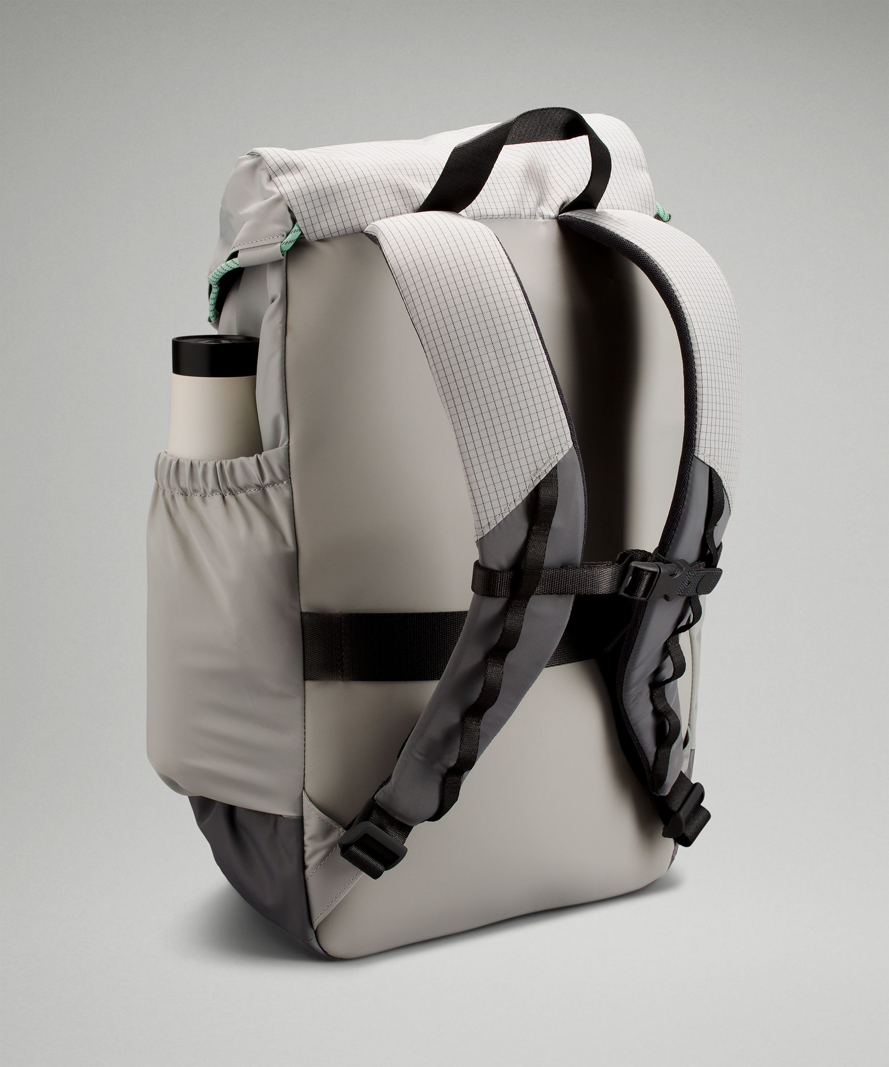 Front and outlet back pack