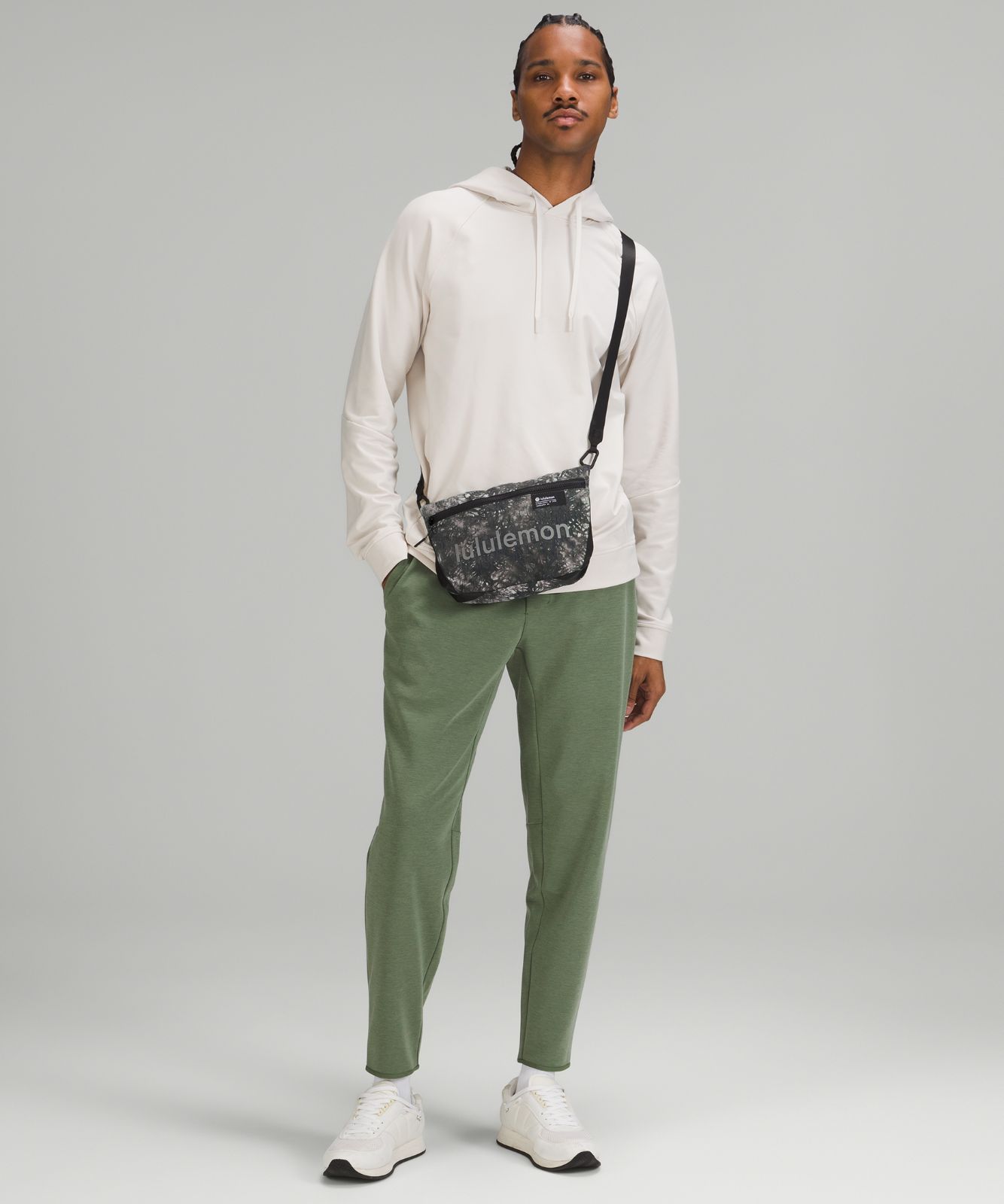 Clean Lines Crossbody Bag | Bags | Lululemon DE