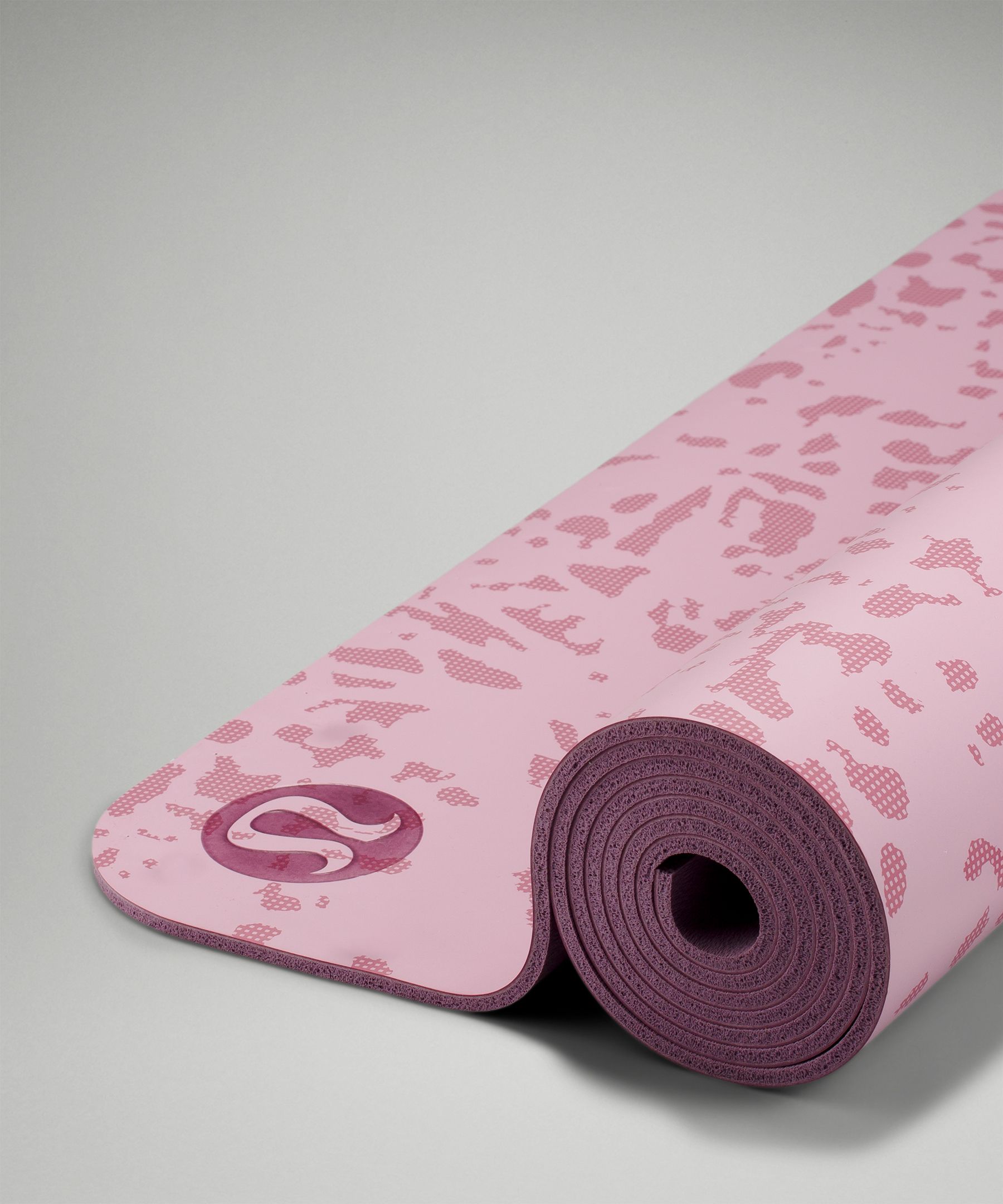 Lululemon Yoga Mat - Arise Mat 5mm (Magenta), Sports Equipment, Exercise &  Fitness, Exercise Mats on Carousell