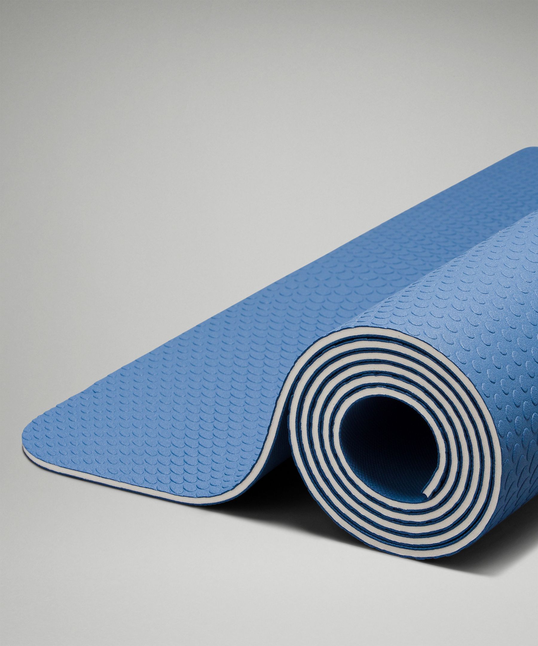 Lululemon 5mm Yoga Mat with Free Strap, Sports Equipment, Exercise