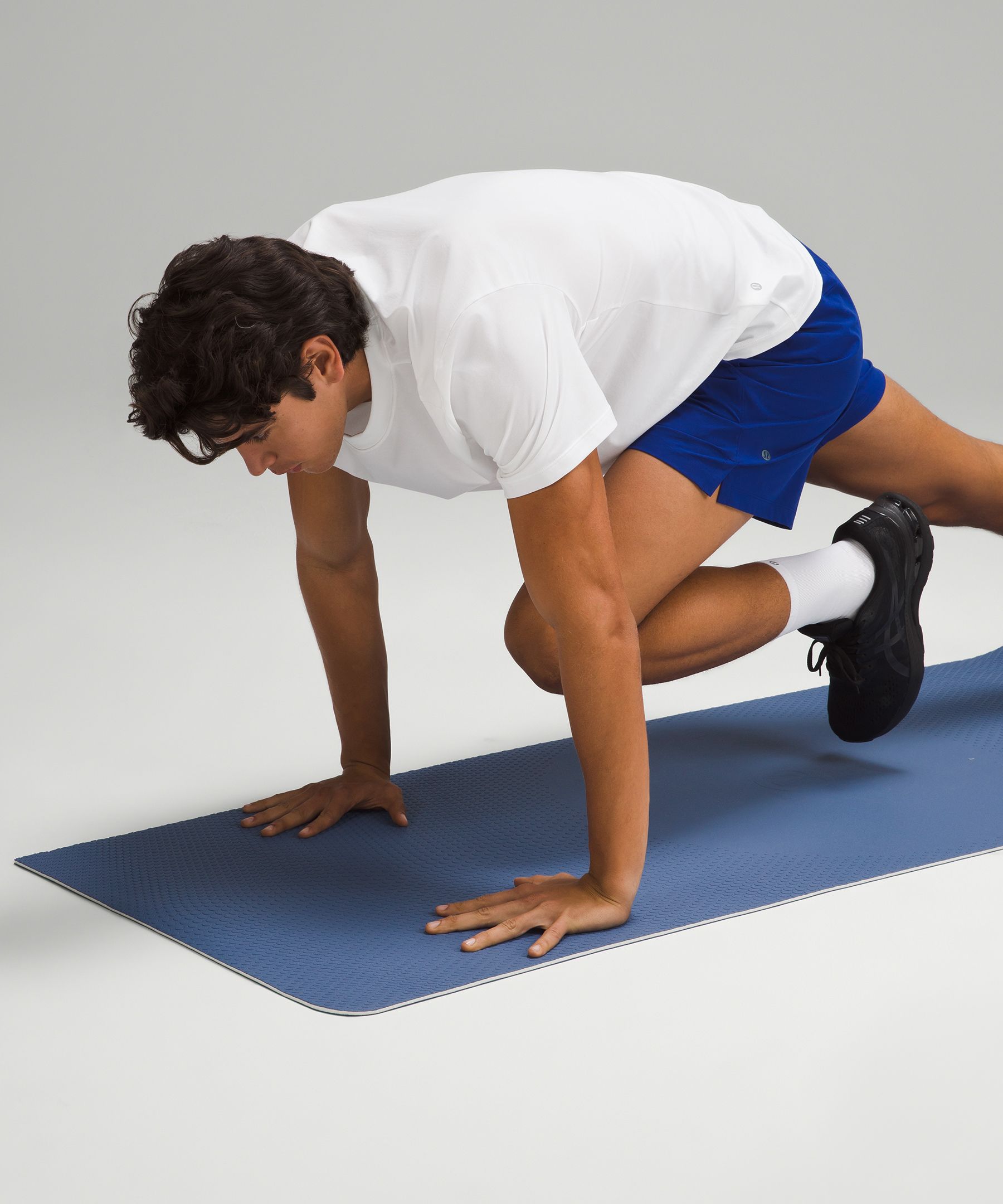 Lululemon Adjustable Yoga Mat Bag - BNWT, Sports Equipment, Exercise &  Fitness, Exercise Mats on Carousell
