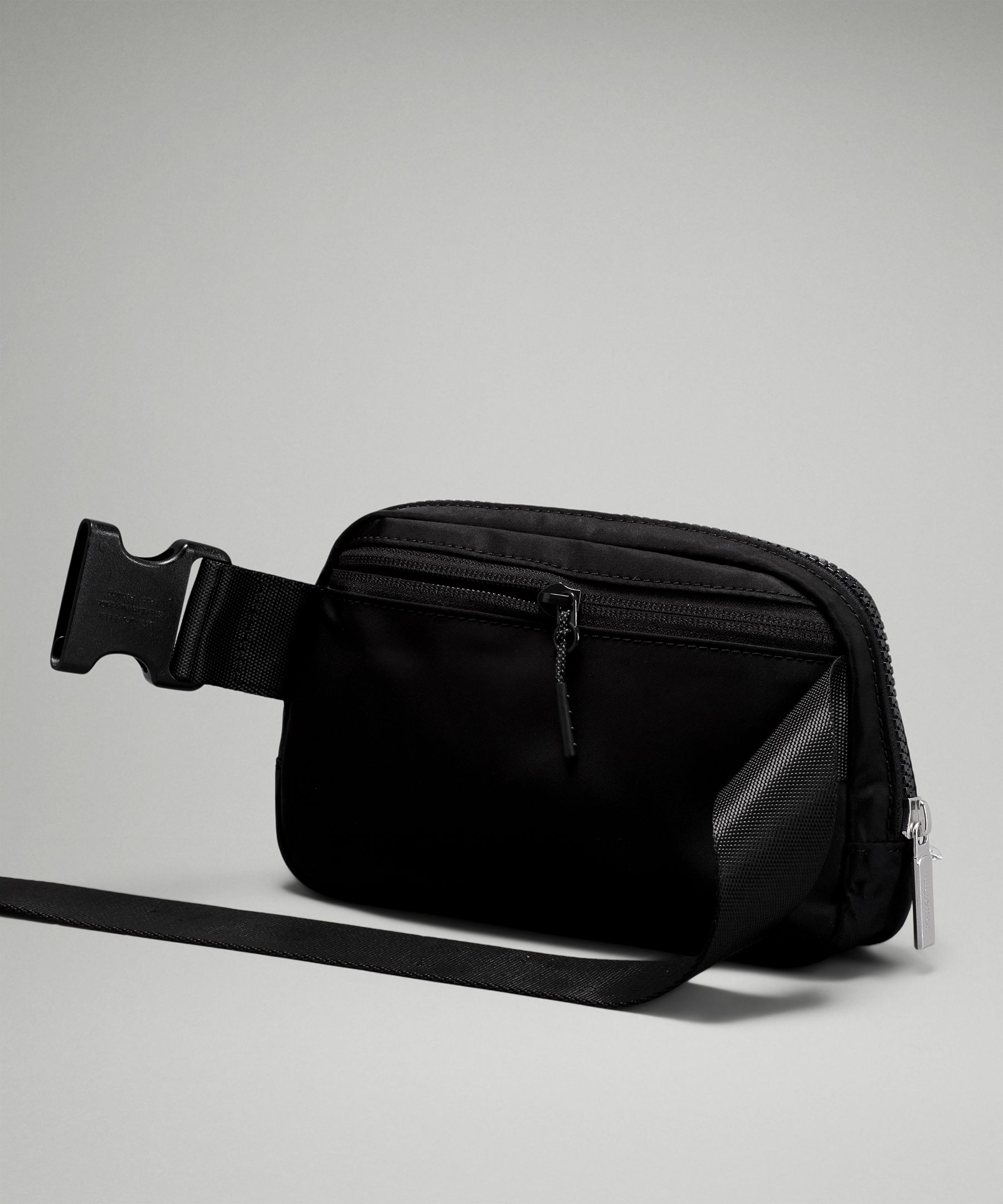 Lululemon Everywhere Belt Bag Crossbody Bag Black in Waterproof