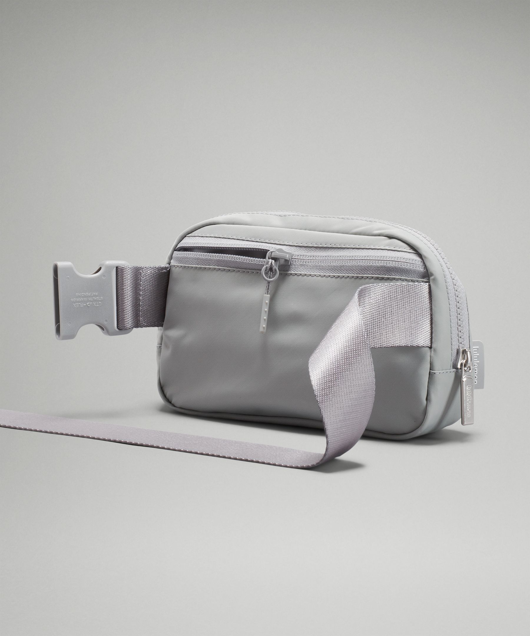 Track Everywhere Belt Bag 1L - Silver Drop/White - ONE SIZE at