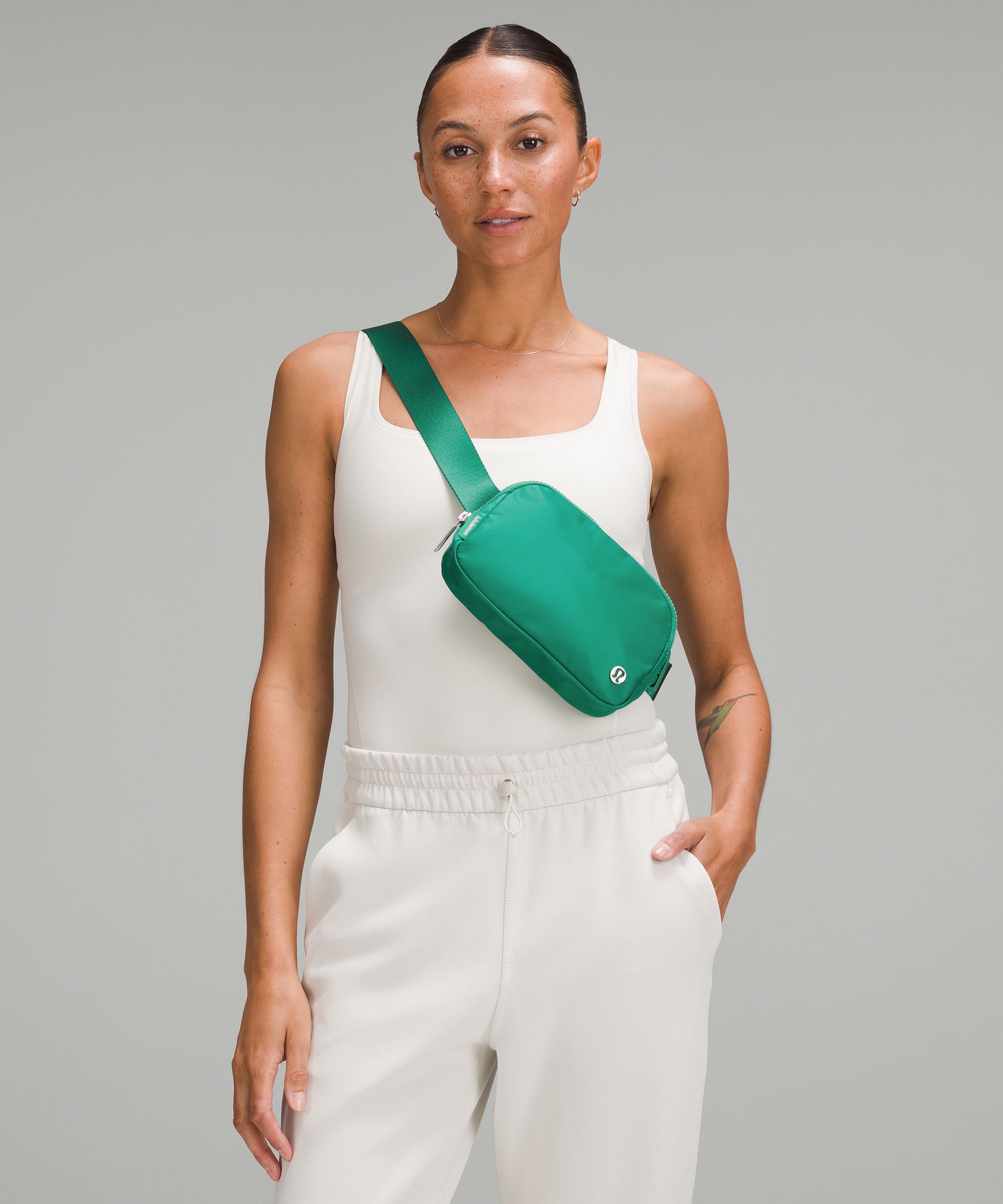 Green waist bag hotsell