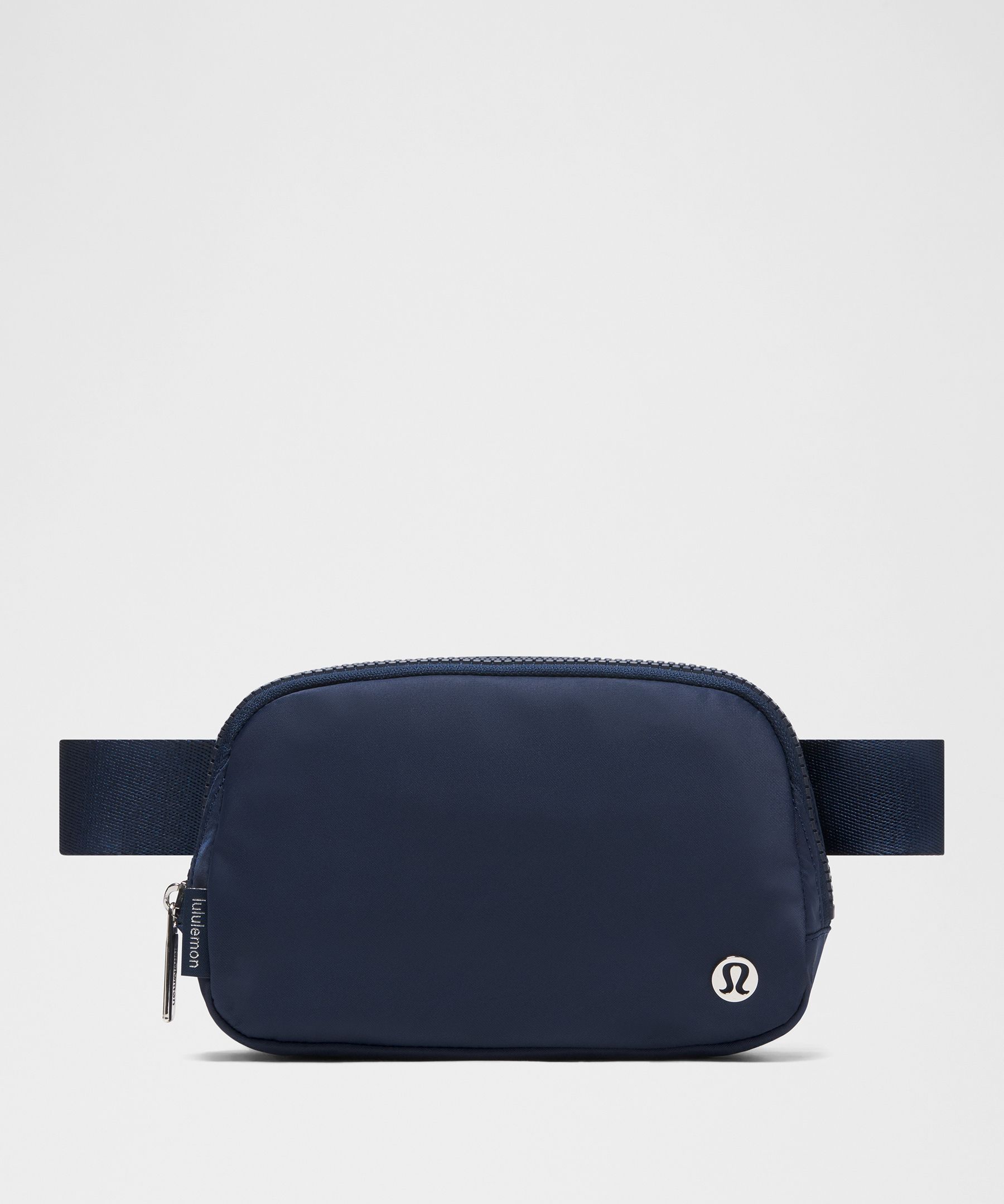 lululemon – Everywhere Belt Bag 1L – Color Blue/Silver