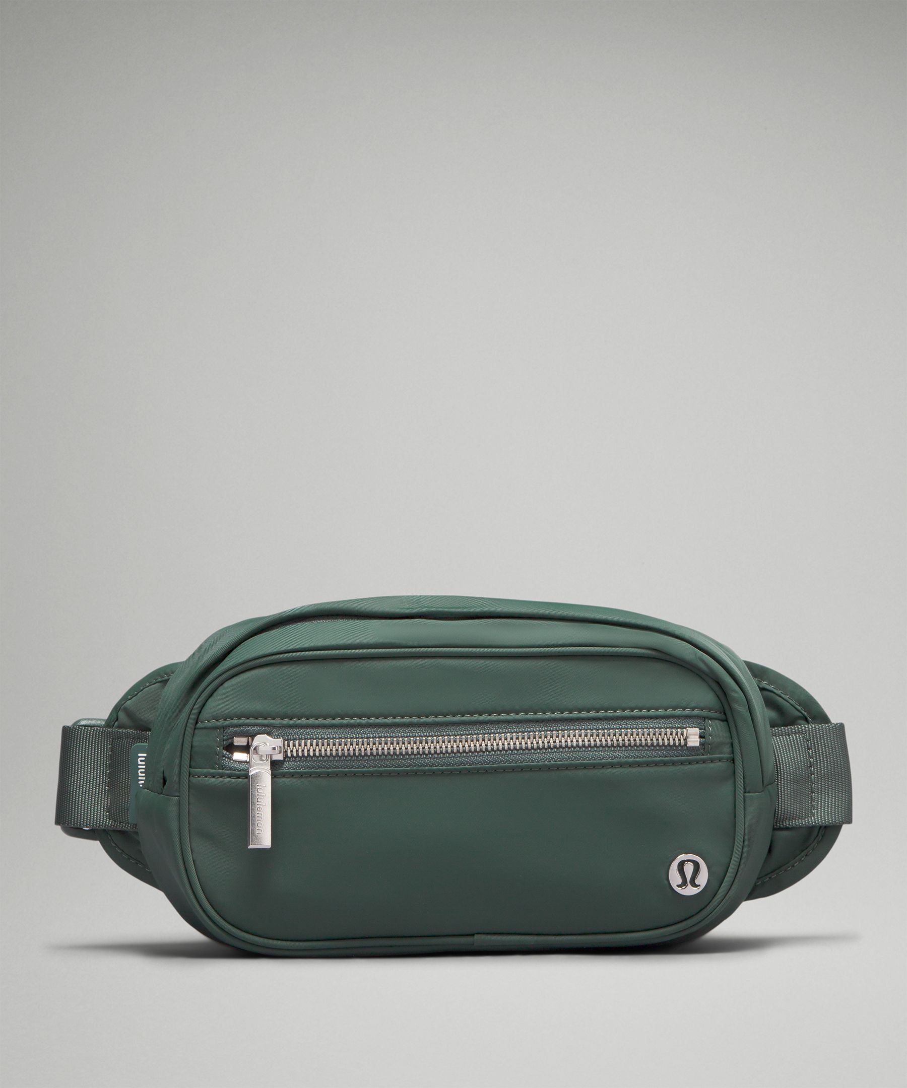 the wunderlust belt bag (seal grey) might be my favorite belt bag