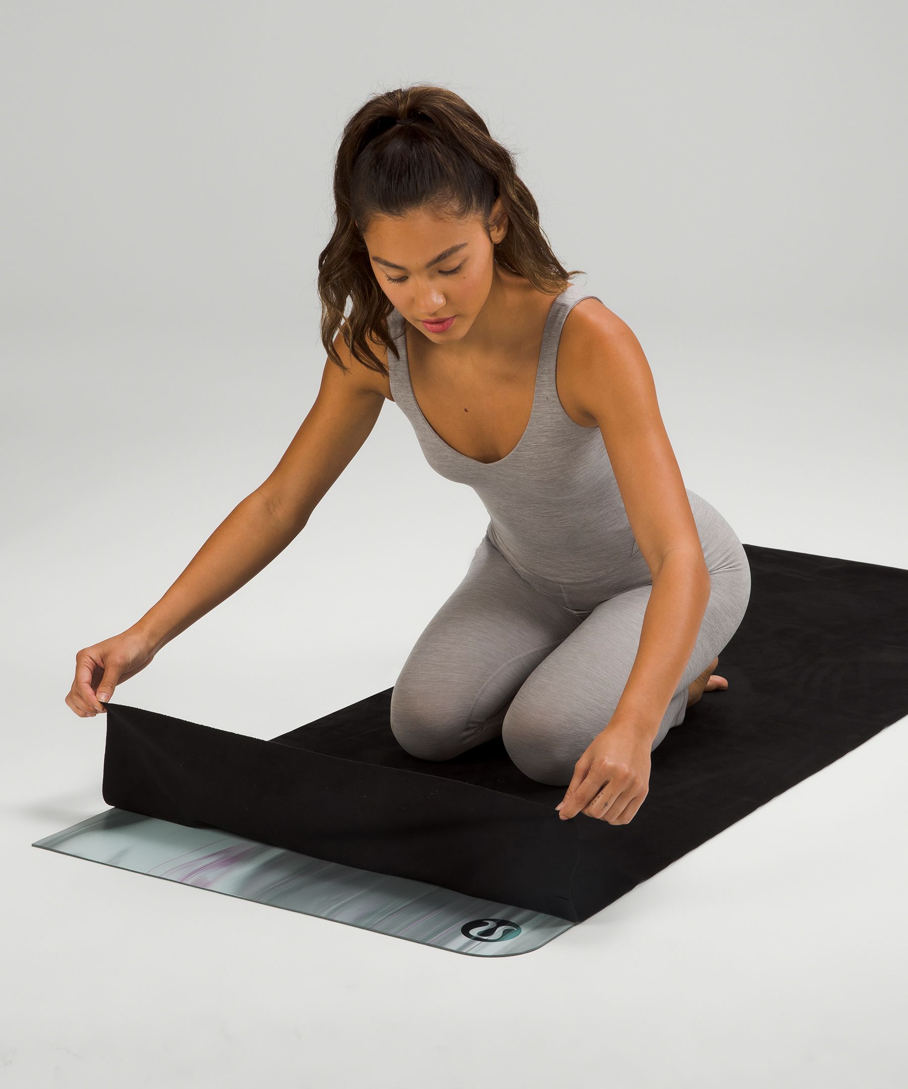 Lululemon Yoga and The Towel - Black