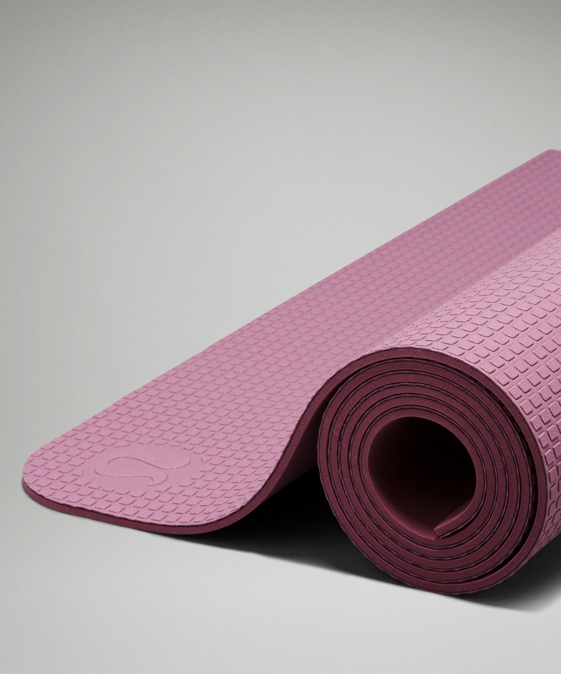 Lululemon 5mm Yoga Mat with Free Strap, Sports Equipment, Exercise