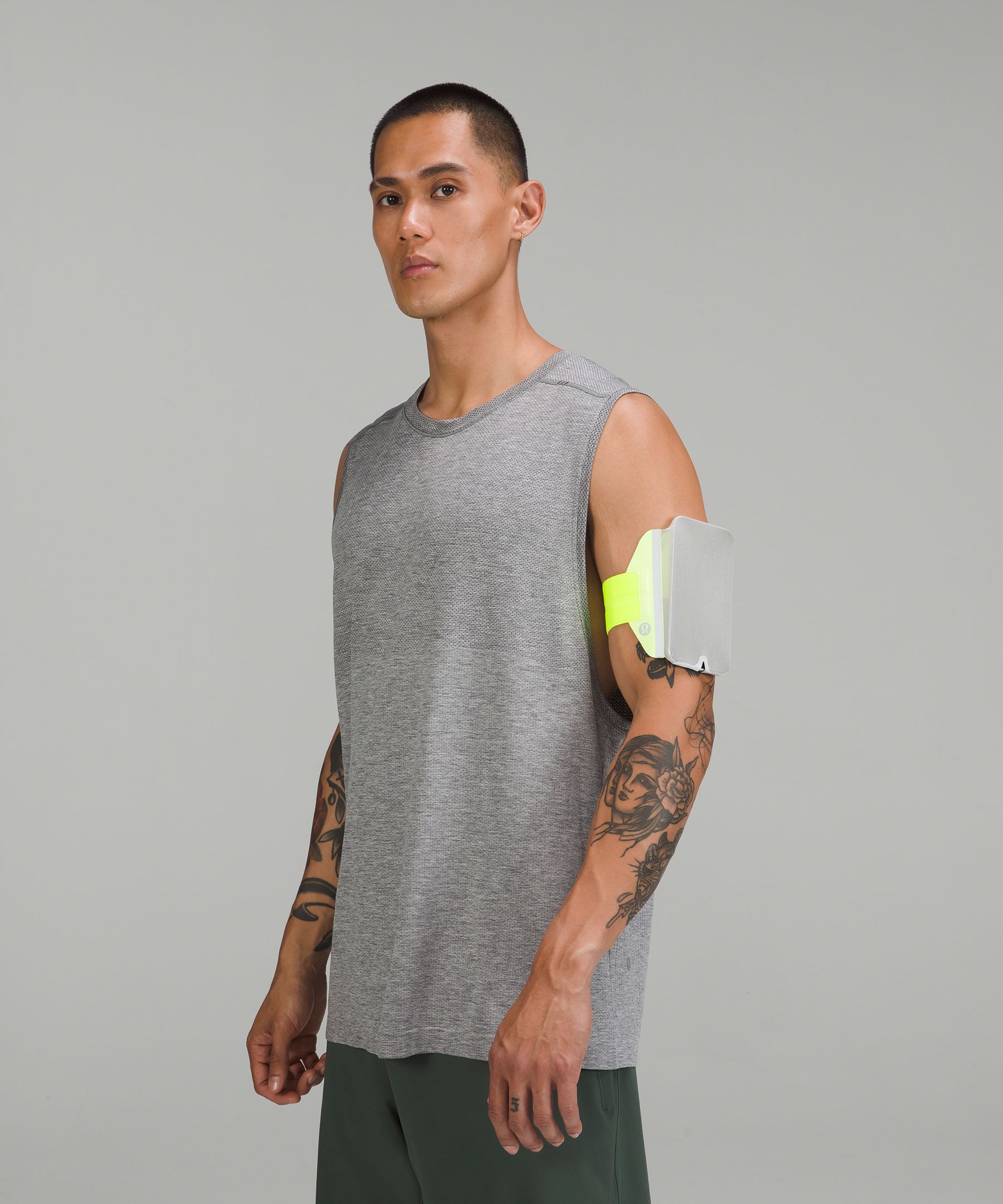 Watch to see how our new @lululemon Fast and Free Run Armband FEATURES:  •Light Ultralu fabric •Reflective details •Touchscreen friendly •Adjustable  arm