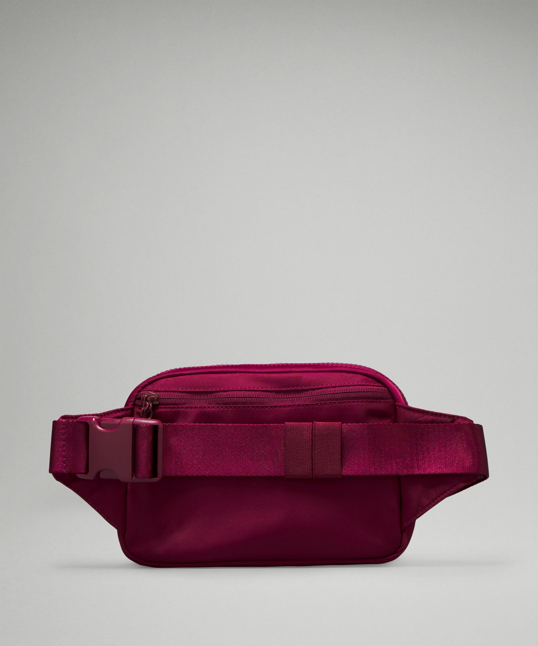 Lululemon Athletica Everywhere Belt Bag 2L Large, Everywhere Belt Bag (Red  Merlot)