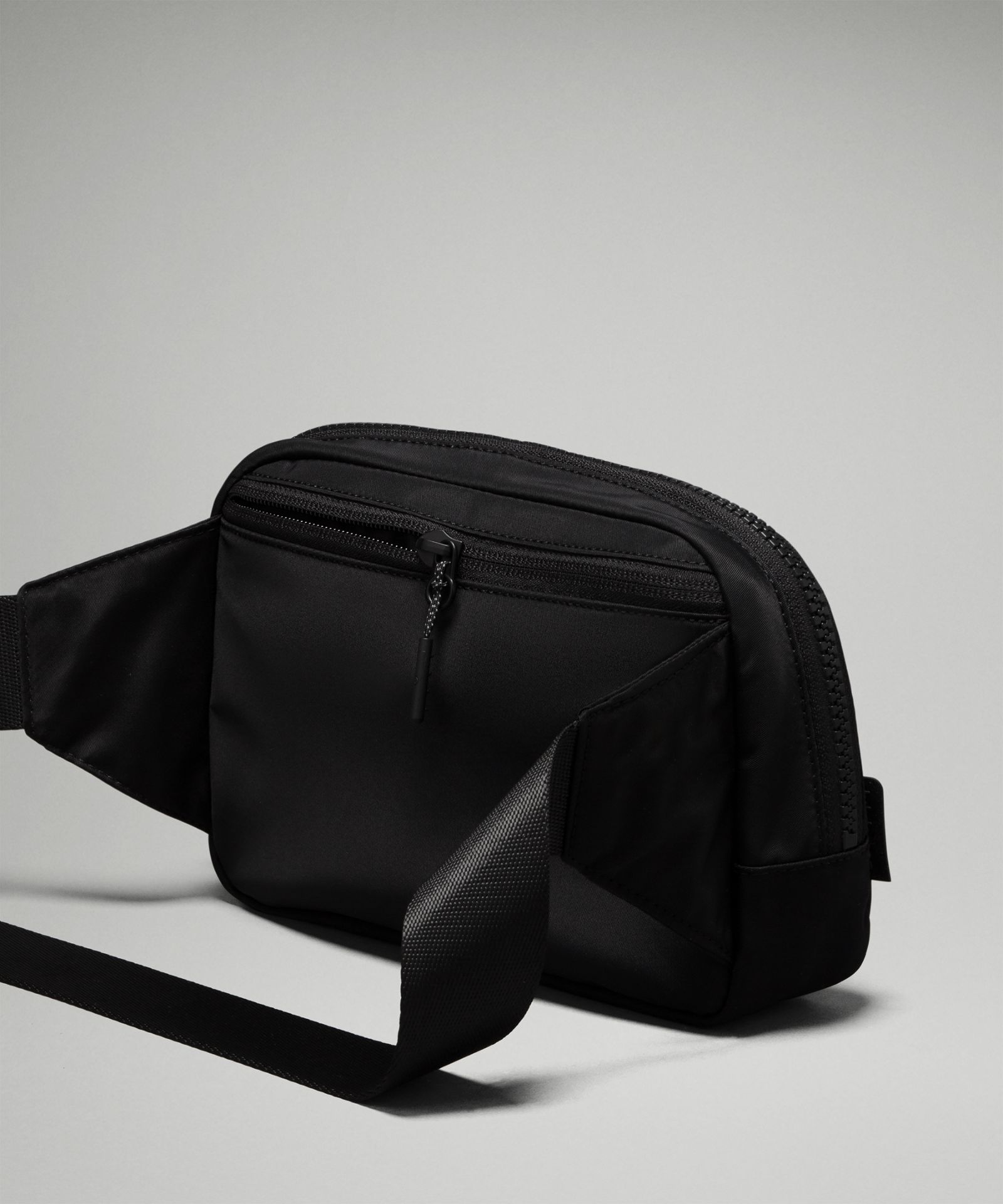 Поясная сумка Lululemon Everywhere Large объёмом 2 л — фото 4