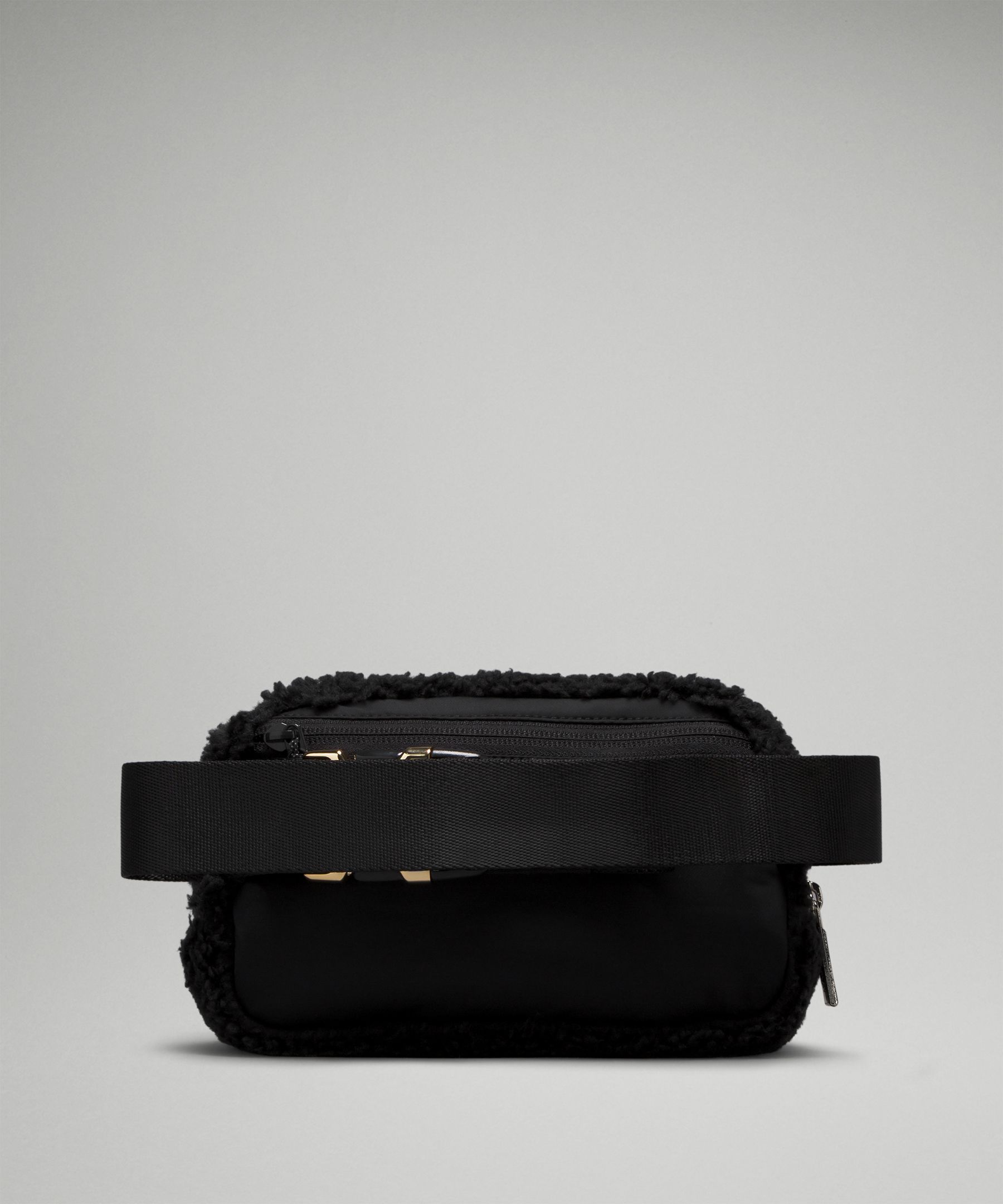 Crossbody bag Lululemon Black in Polyester - 38592264