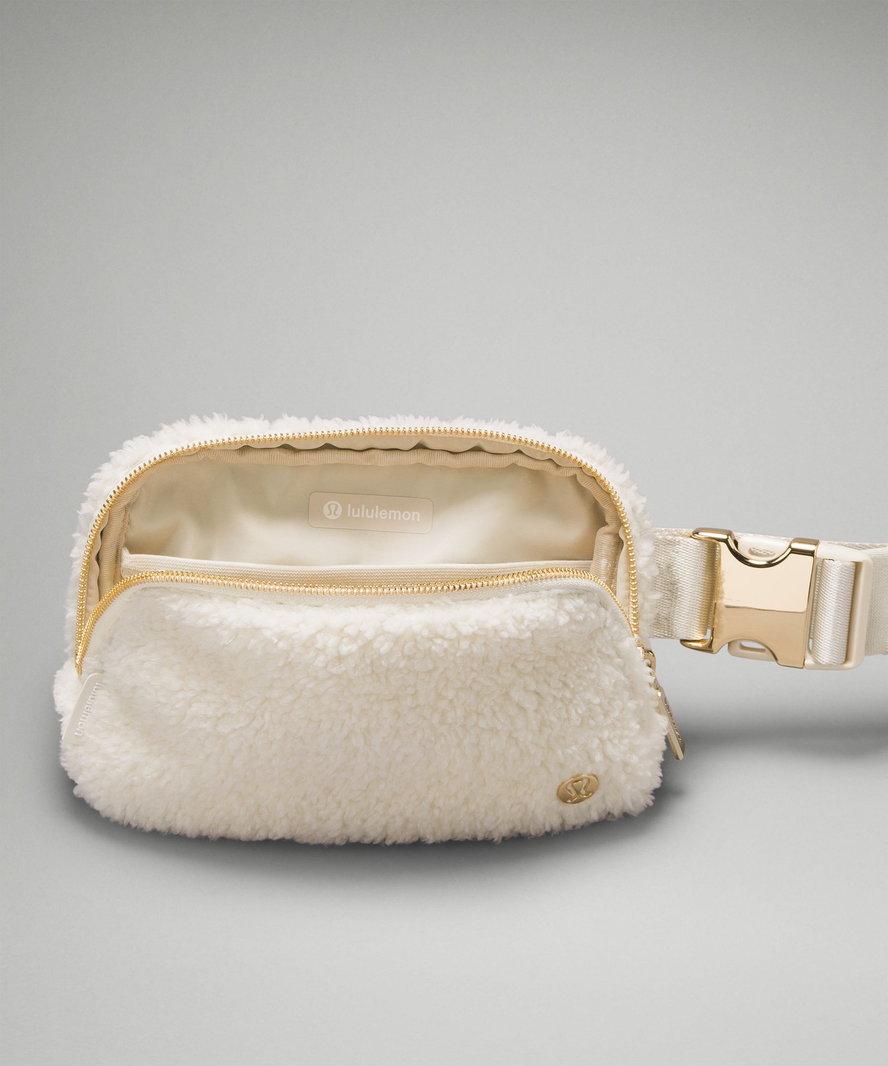 New Lulu bag alert 🚨 #beltbag #plussizeedition #curvy #aeriereal #rev