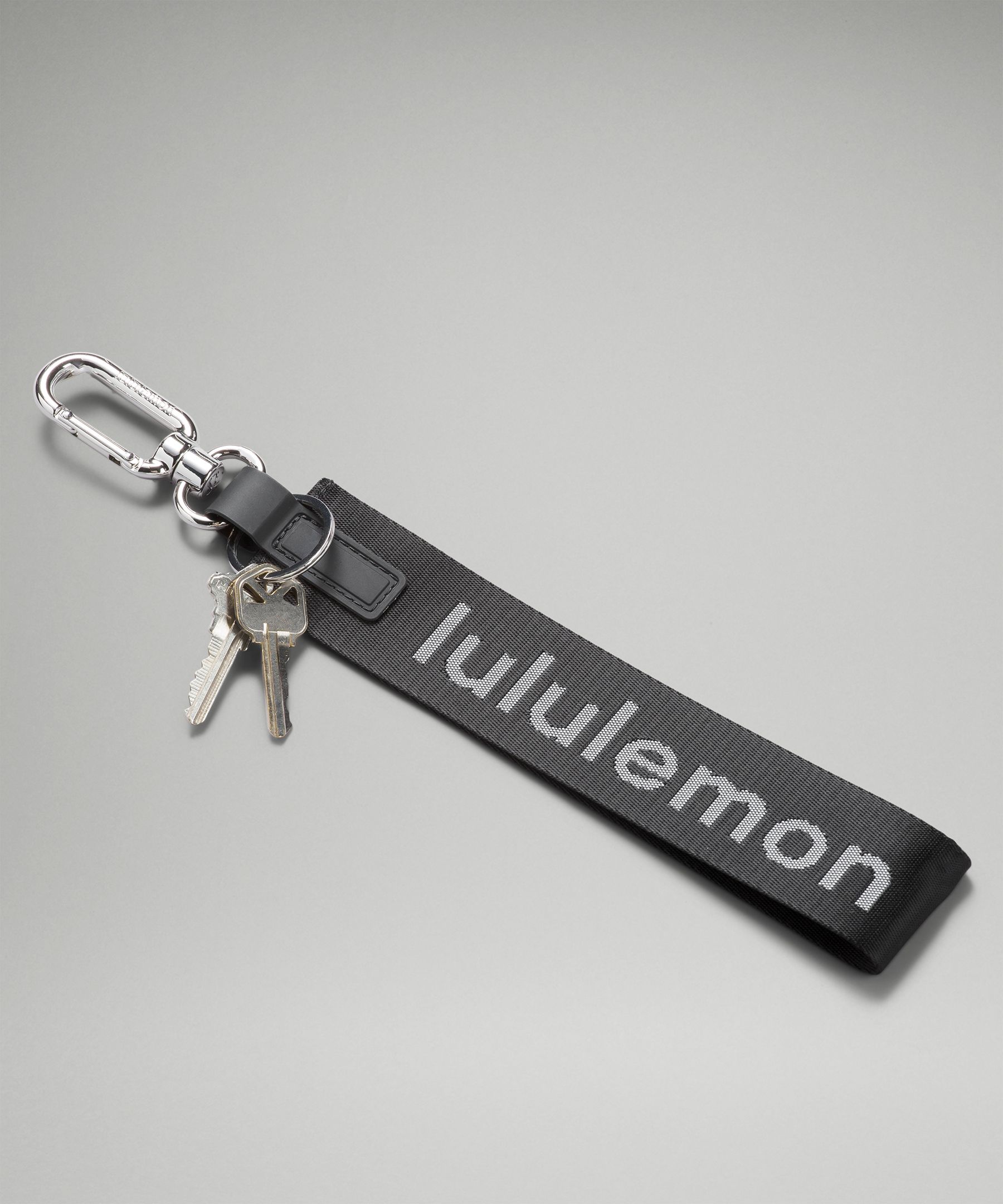 Lululemon Never Lost Key Chain 9 Black Super Dark 
