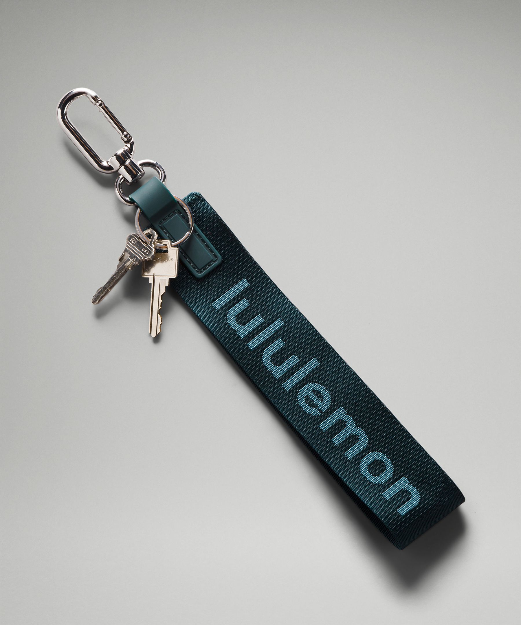 Lululemon Never Lost Key Chain 9 Black Super Dark 