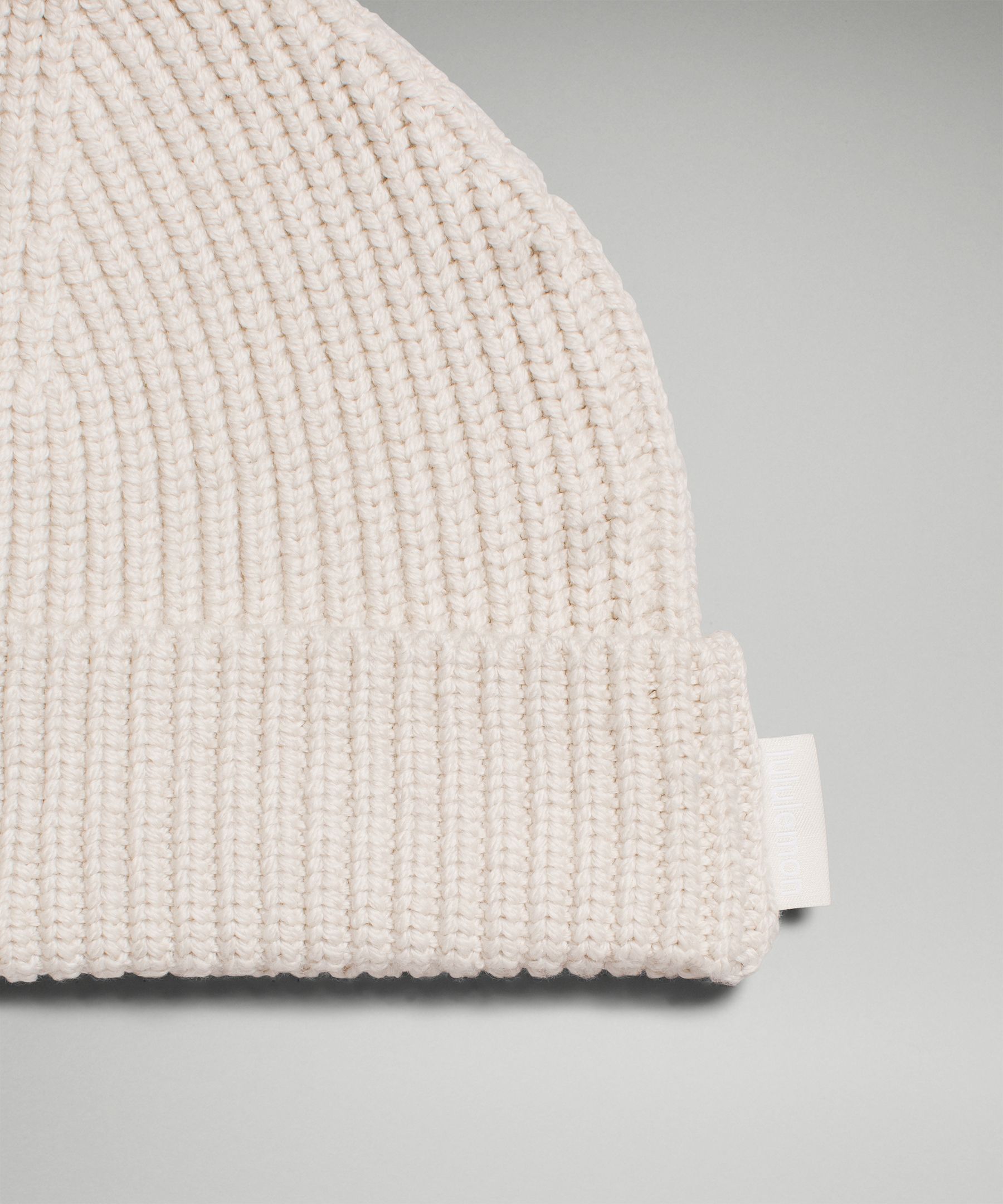 Bonnet ajust&eacute; en m&eacute;lange de laine c&ocirc;tel&eacute;