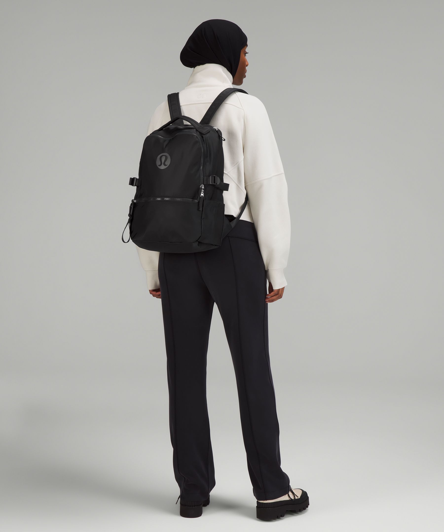 ルルレモン　New Crew Backpack 22L バックパックレディース