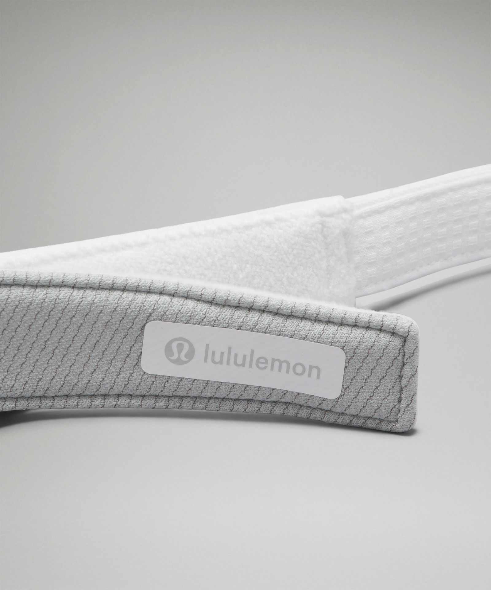 Женский козырёк Lululemon All-Sport со съёмной повязкой — фото 5