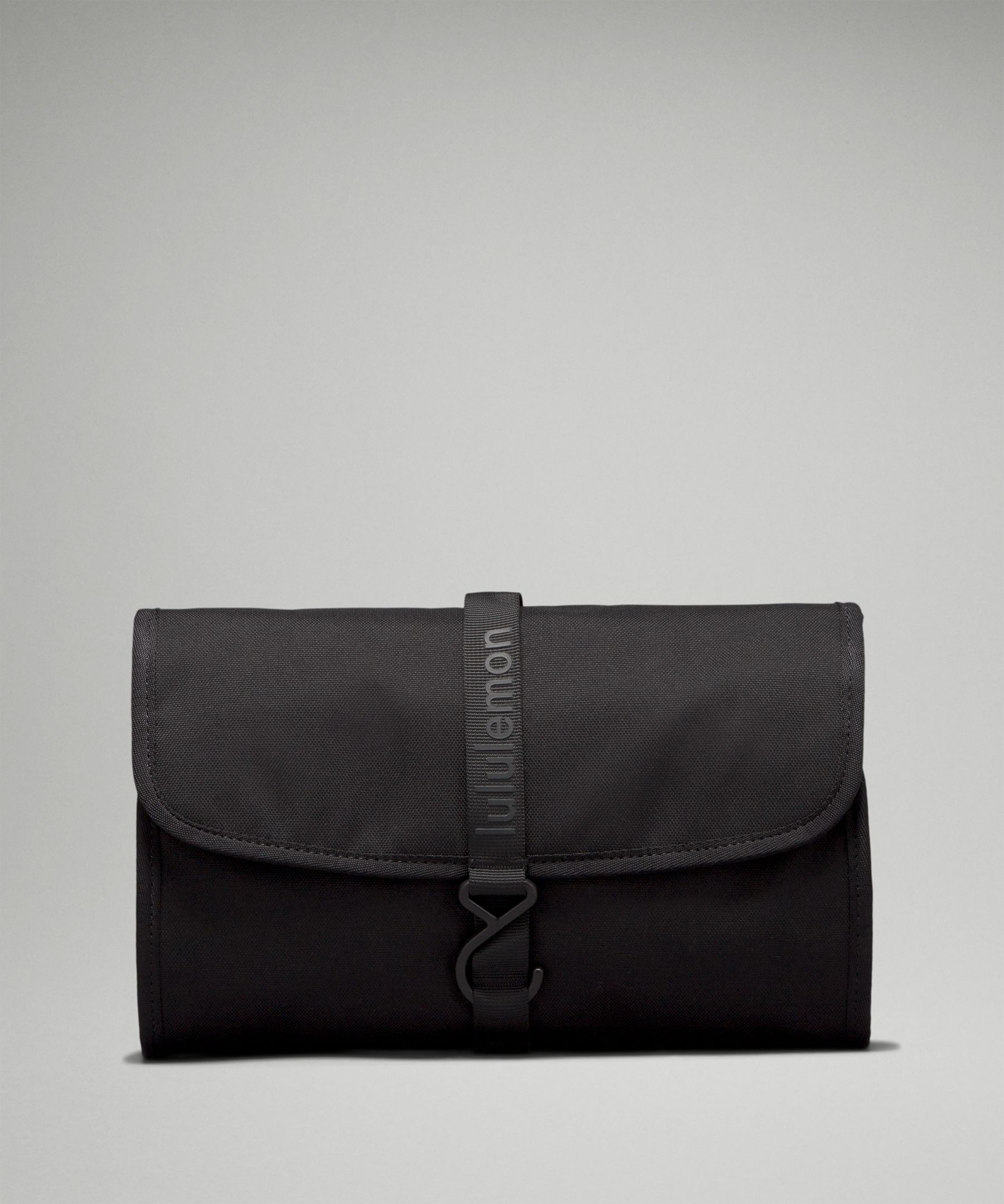 lululemon hanging toiletry bag