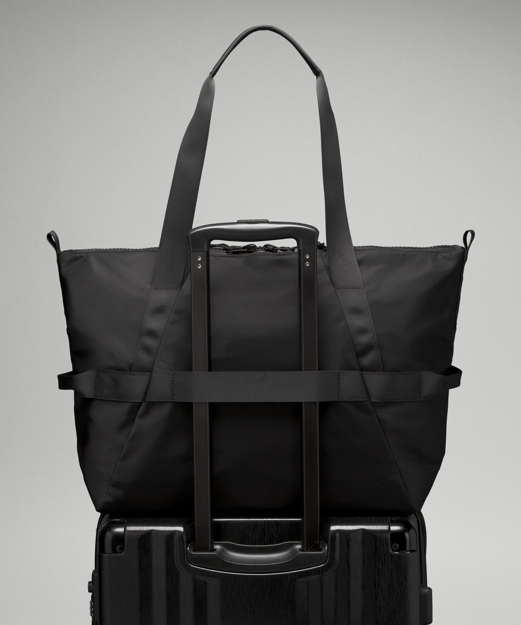 black tote bag