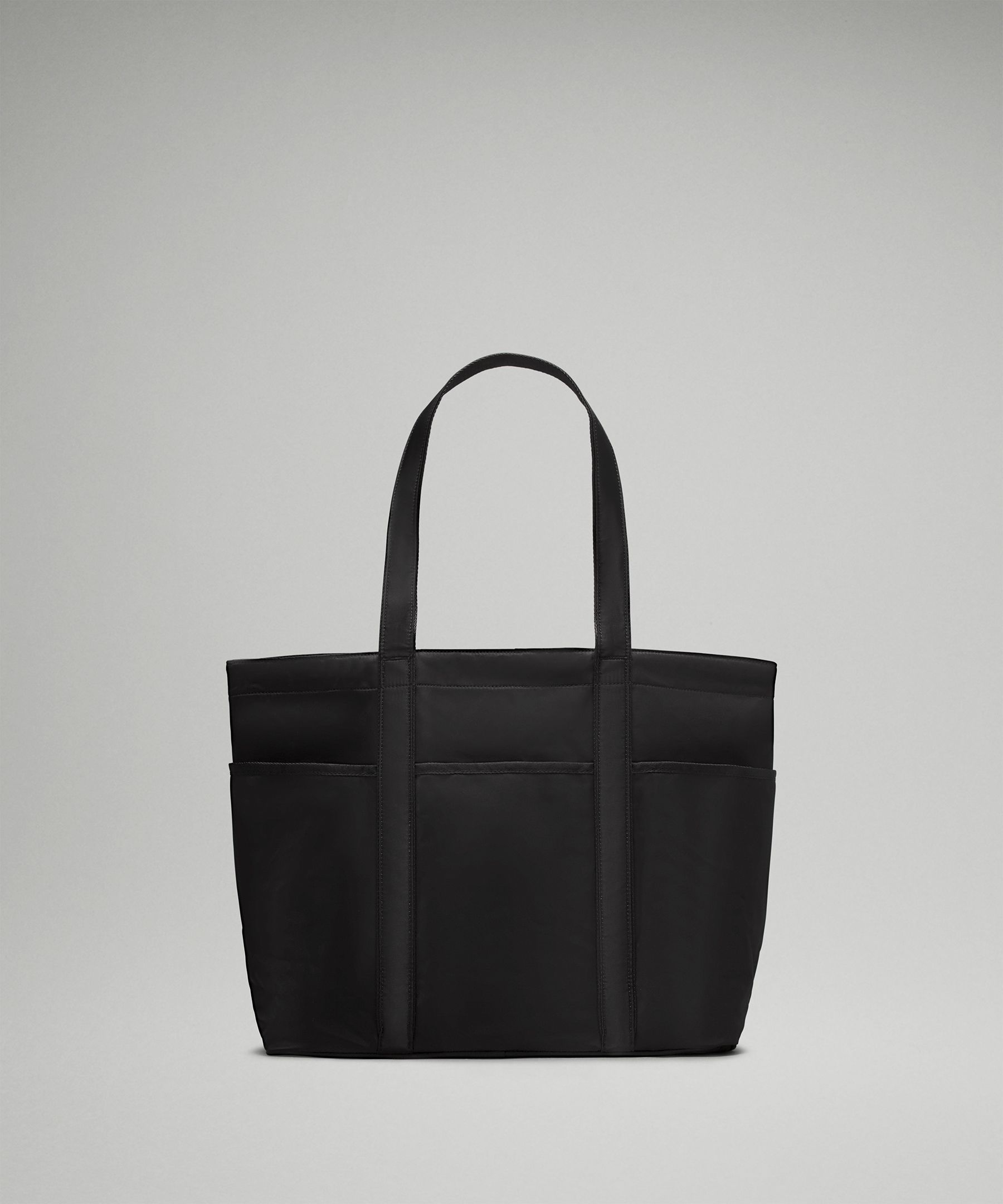 Store lululemon tote