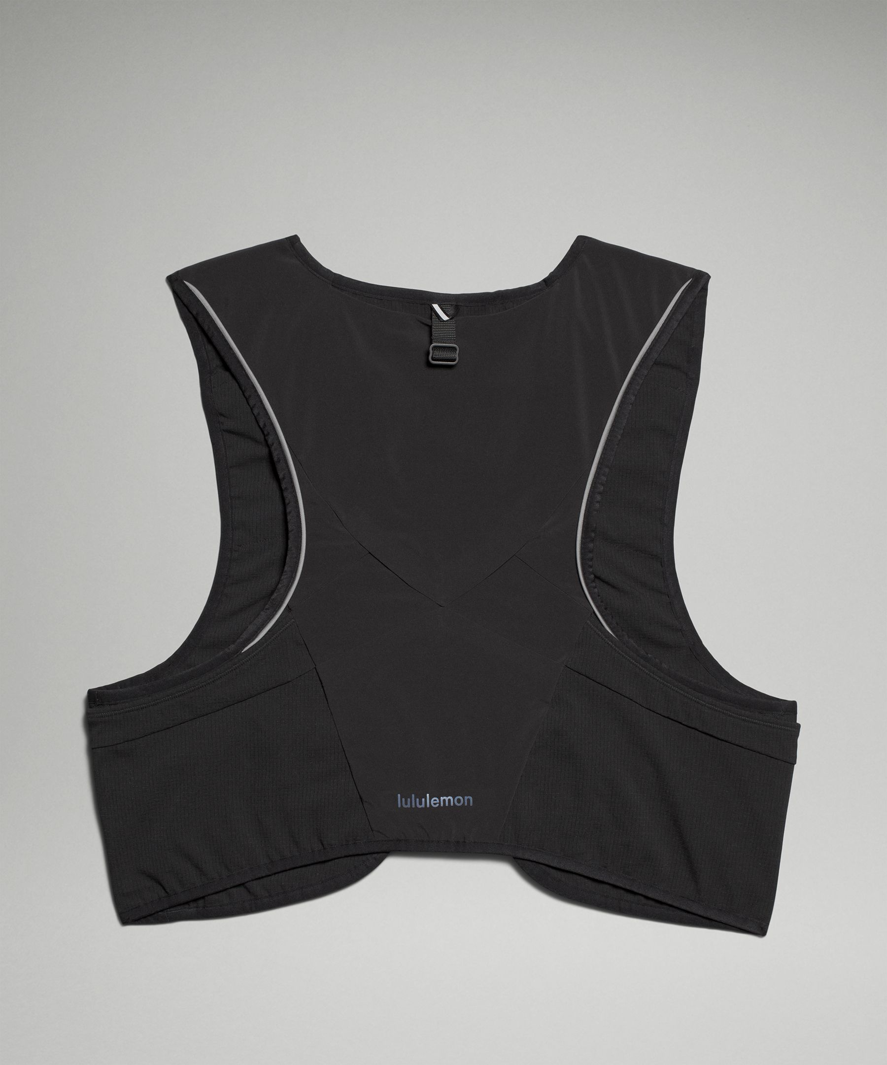 Fast and Free Running Vest, Equipment