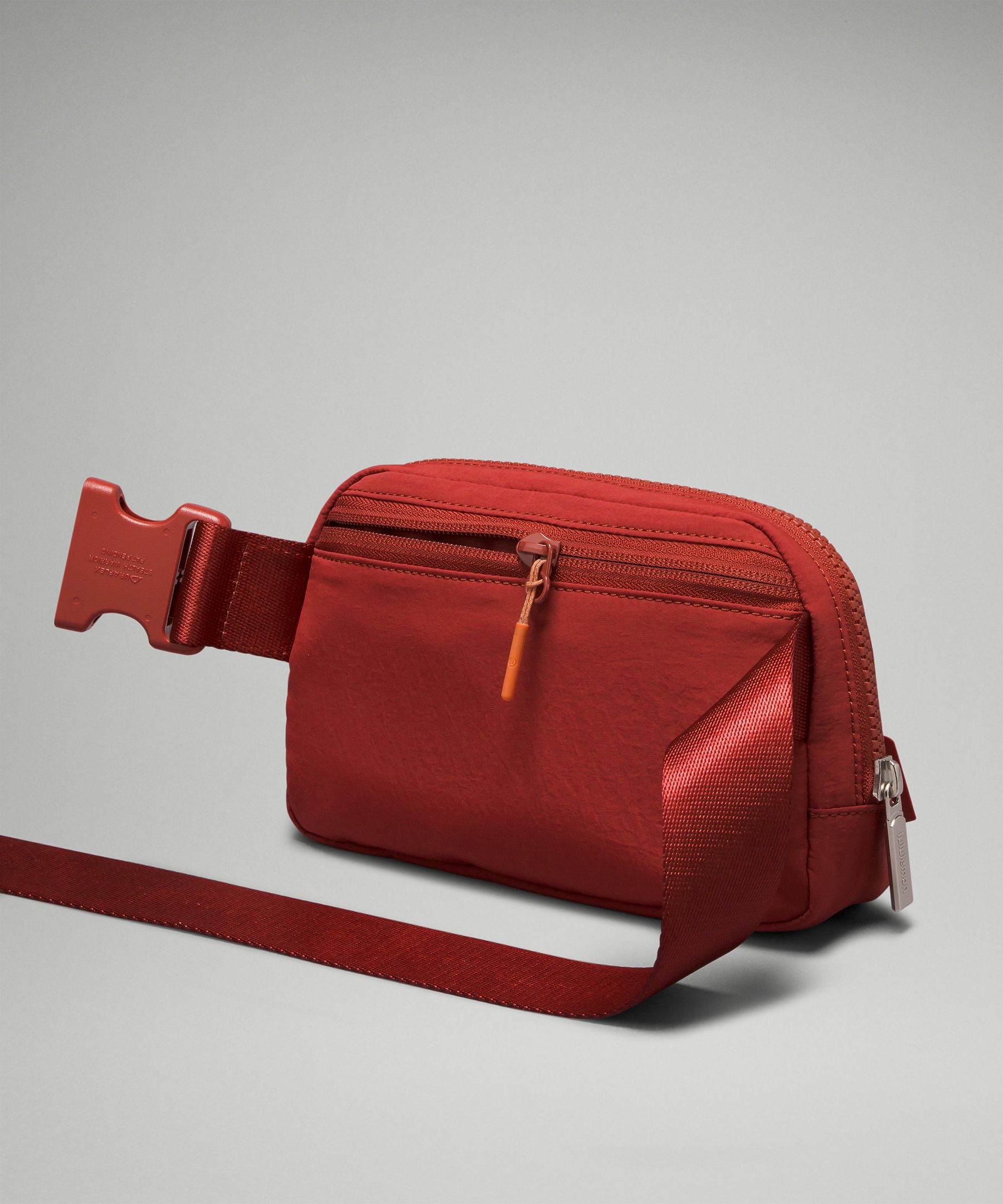 Lululemon Everywhere Belt Bag 1L (Dark Red)