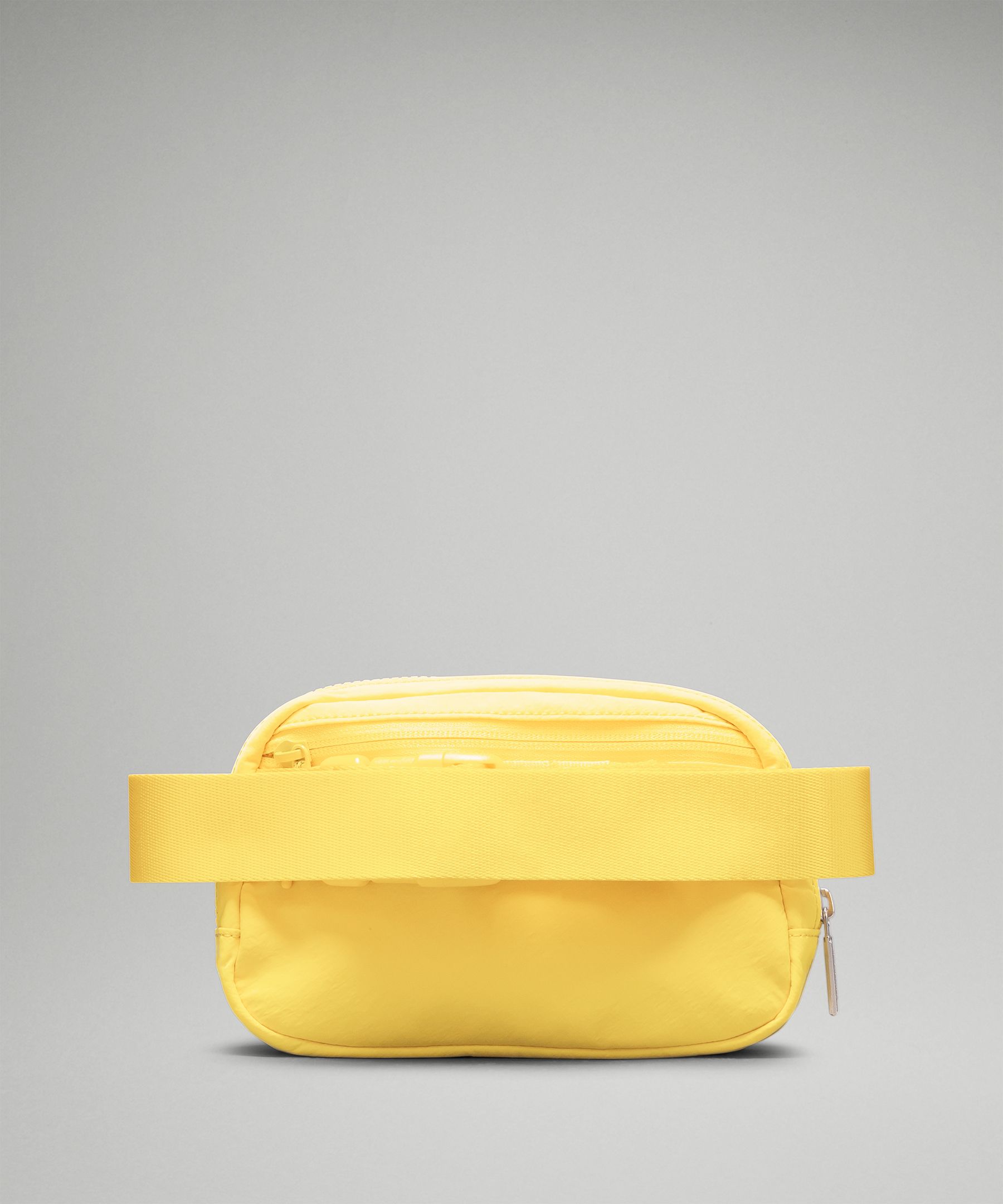 SONIC YELLOW belt bag spotted on the Australia lululemon website! 🥺💛