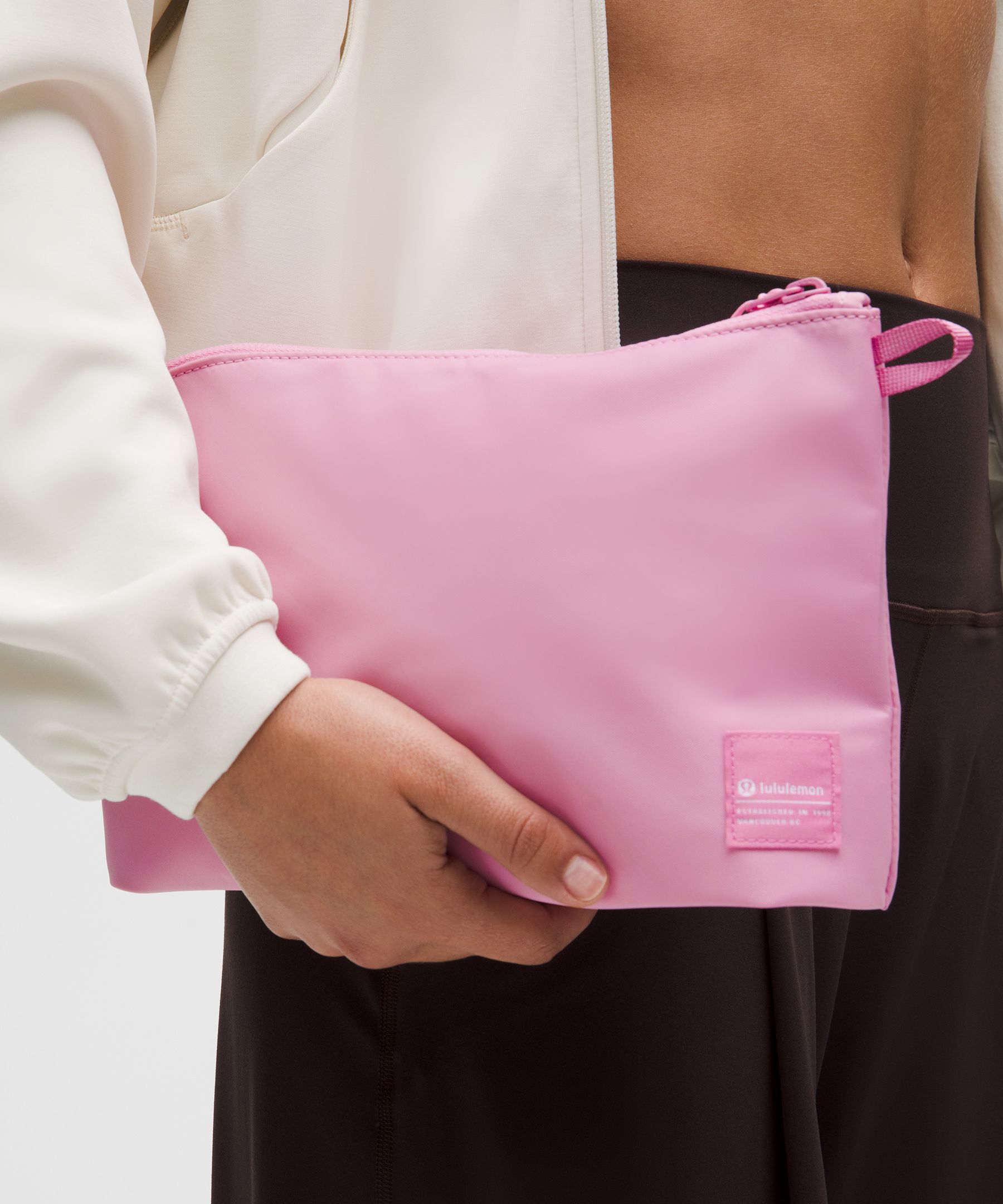 Lululemon Lightweight Pouch