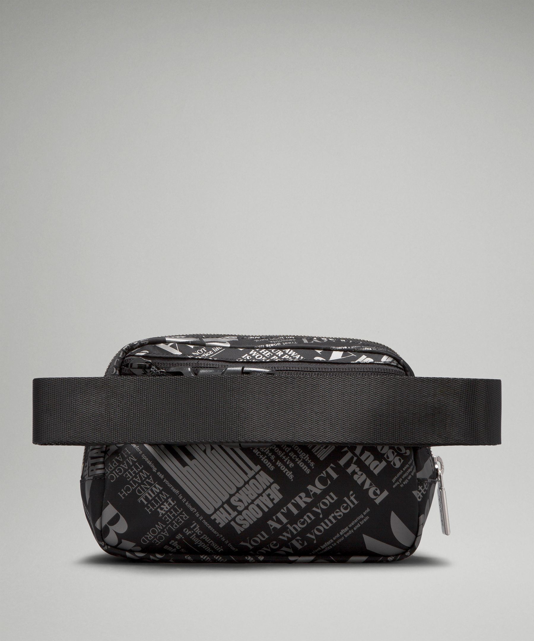 Everywhere Belt Bag 1L *Manifesto Print