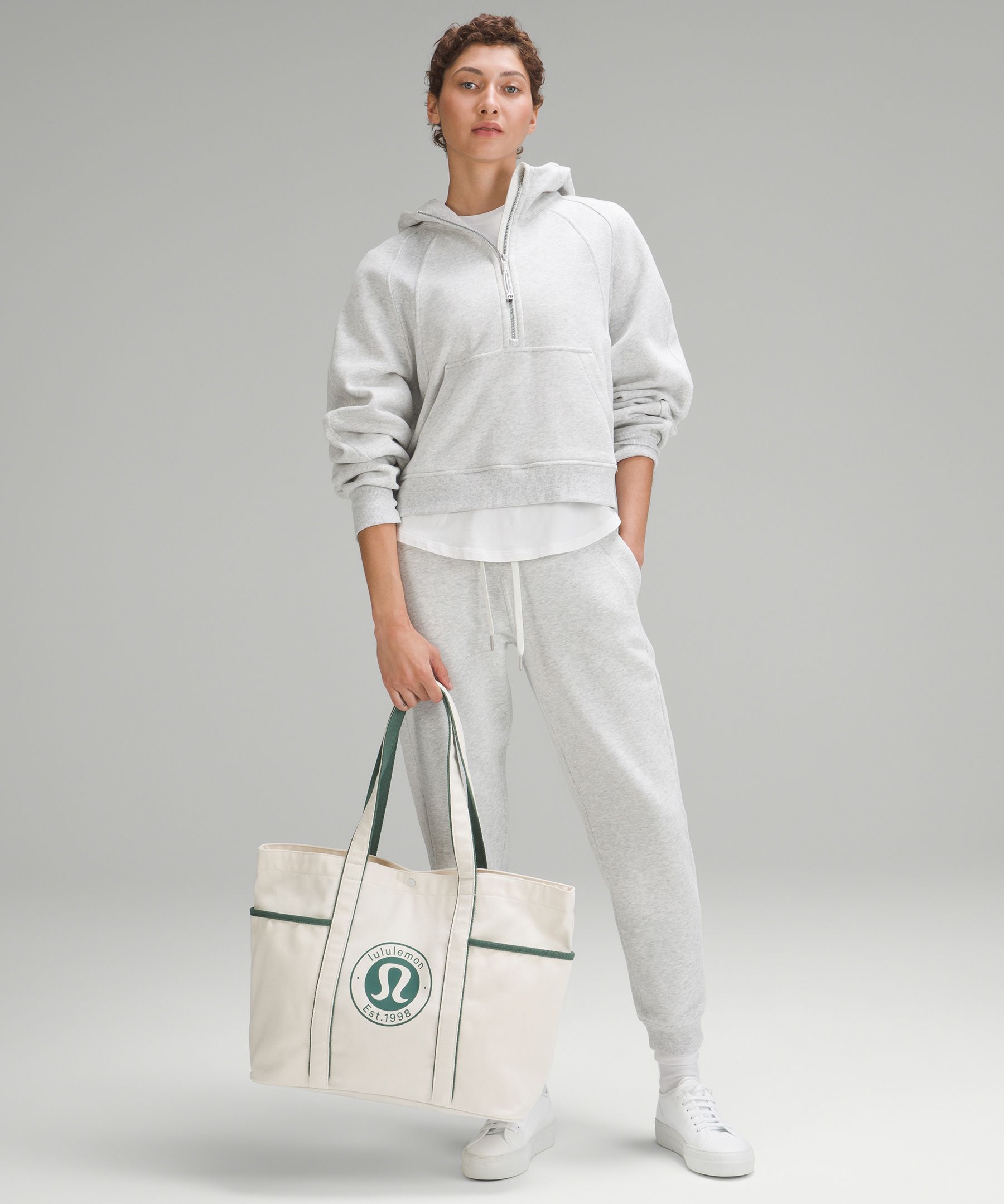 ad REVIEWING THE DAILY MULTI-POCKET CANVAS TOTE BAG #lululemoncreator 