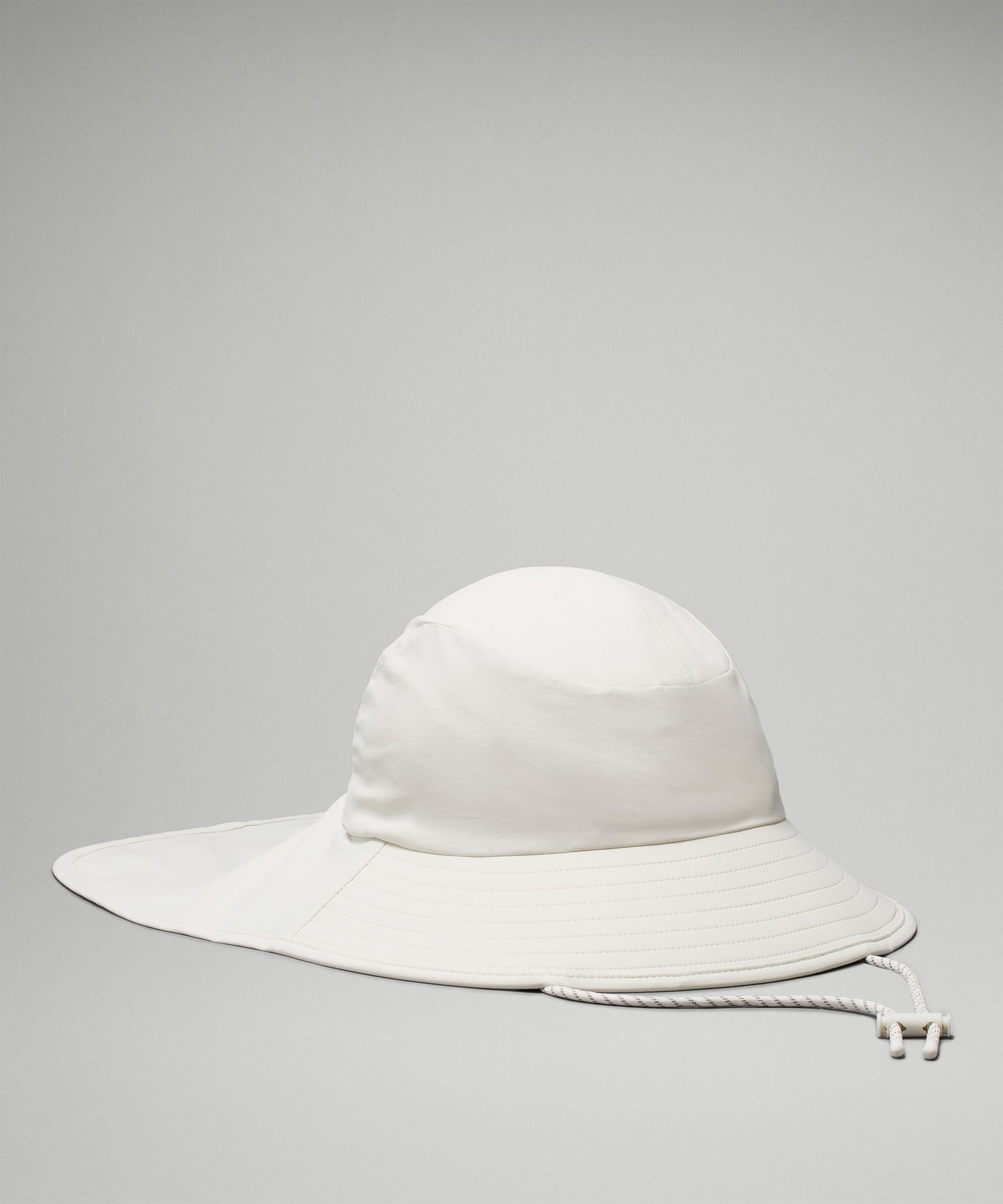 Women's Cinchable Wide Brim Bucket Hat