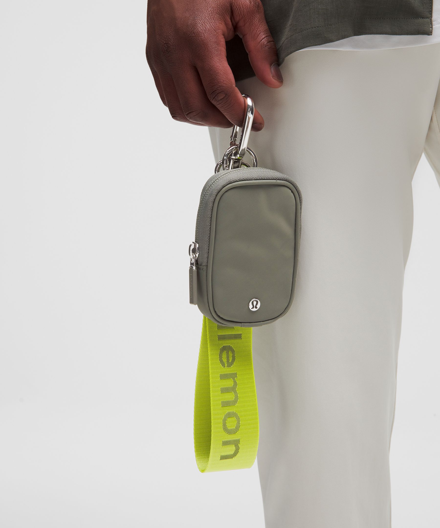 Lululemon - Clippable Nano Pouch - Grey Sage