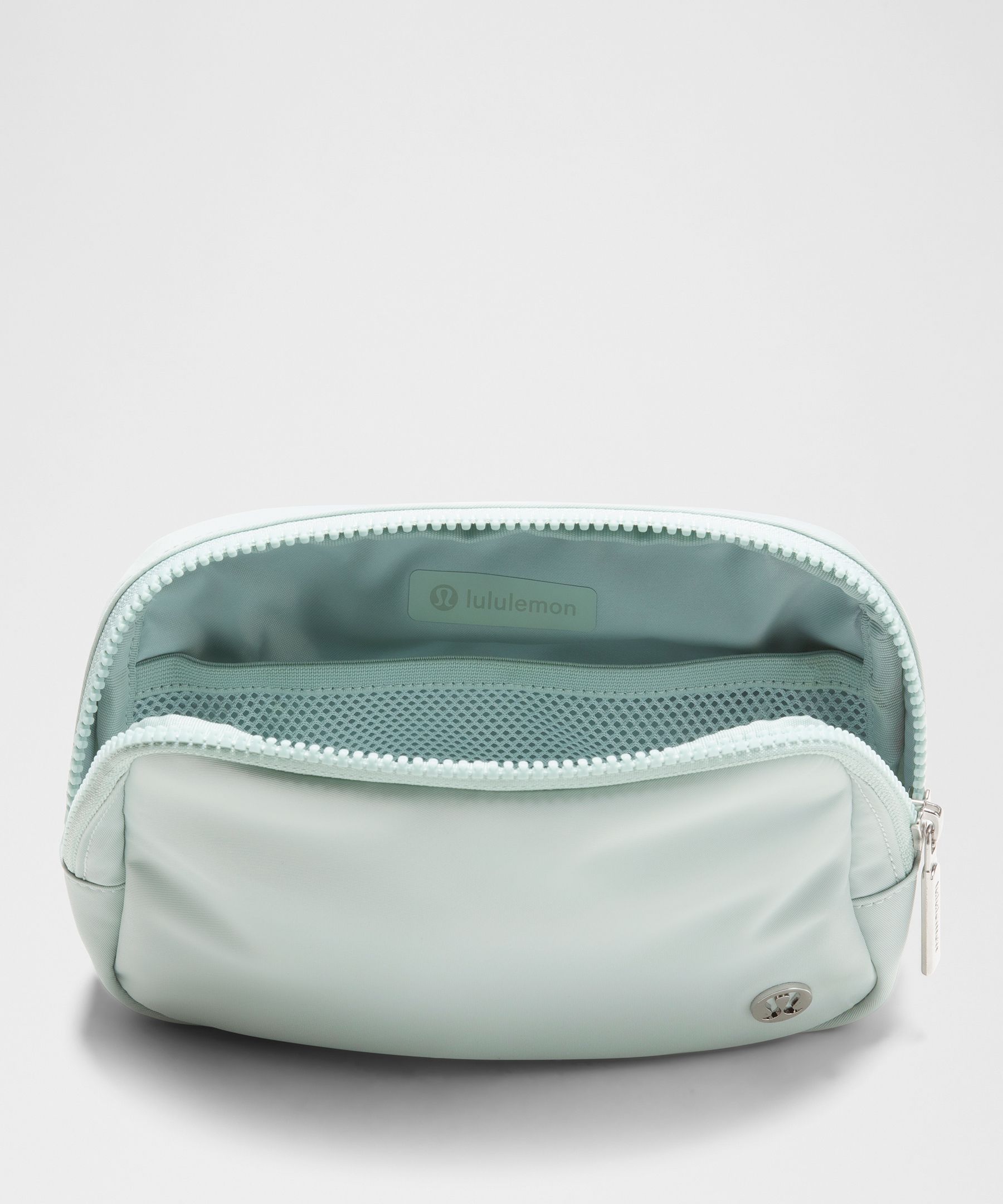 Everywhere ベルトバッグ 1L *ワードマーク | バッグ | Lululemon JP