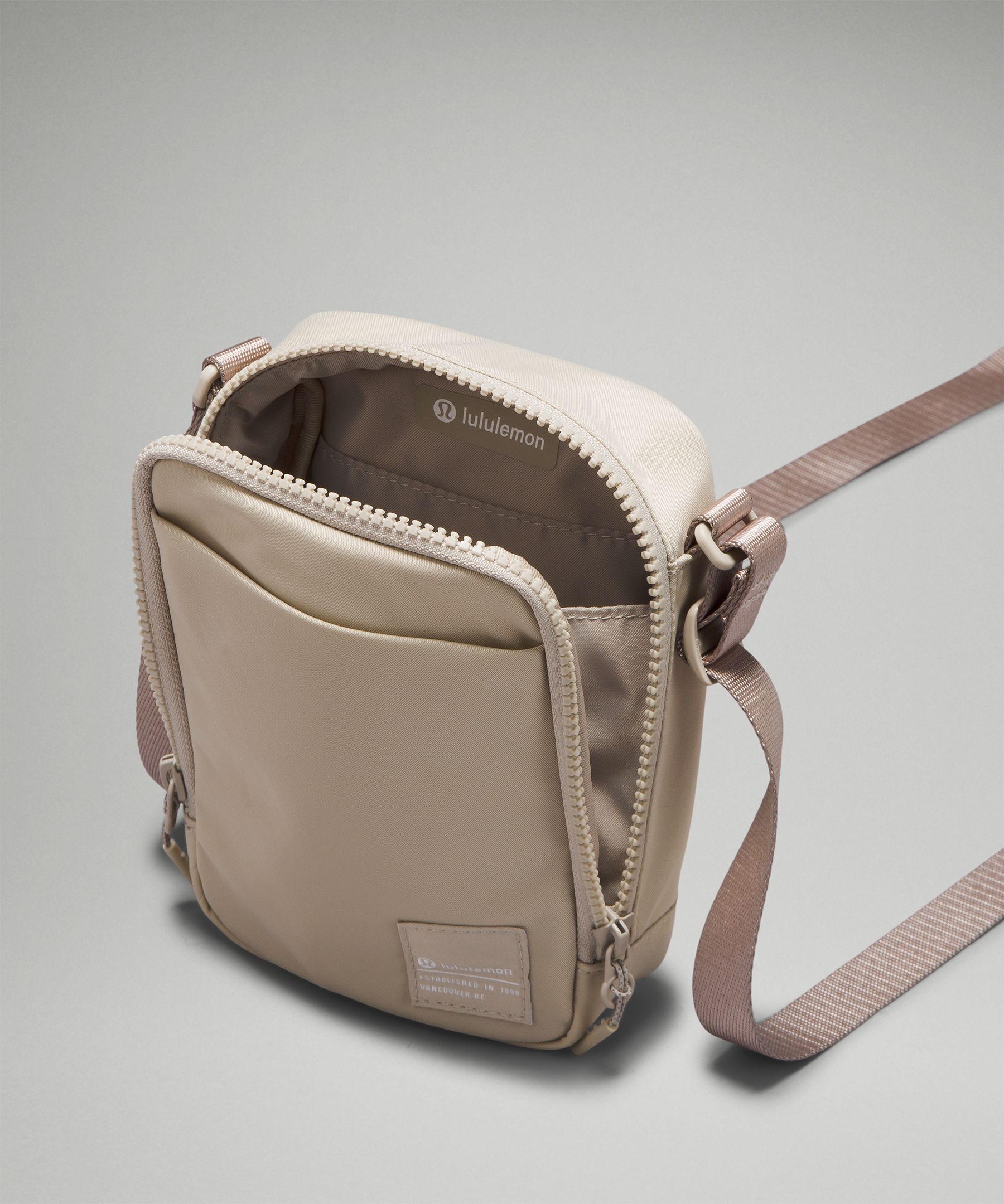 lululemon Easy Access Crossbody Bag Review