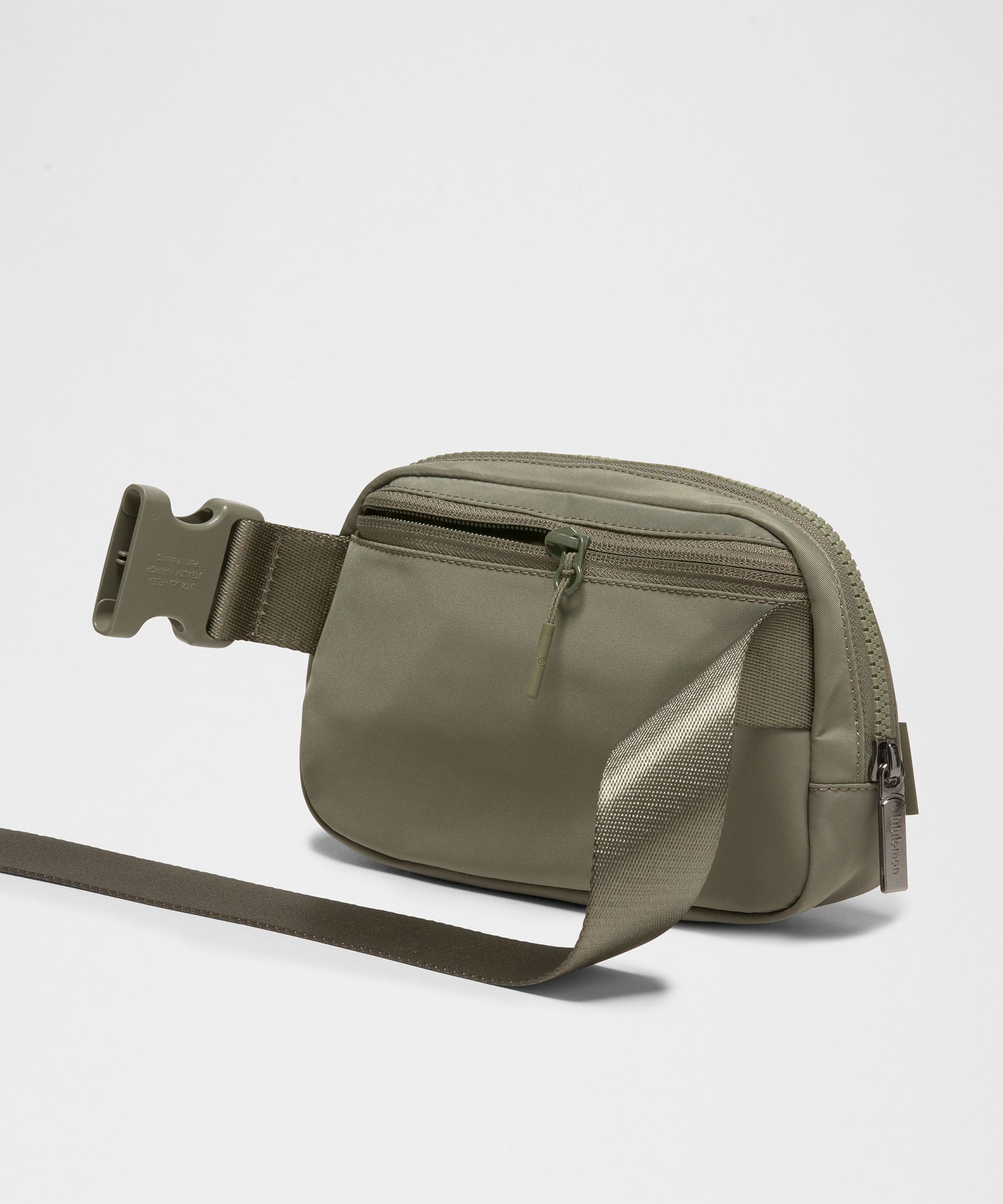 LULULEMON LULULEMON - EVERYWHERE BELT BAG WITH LONG STRAP 1L - GREEN,OLIVE/ARMY GREEN 